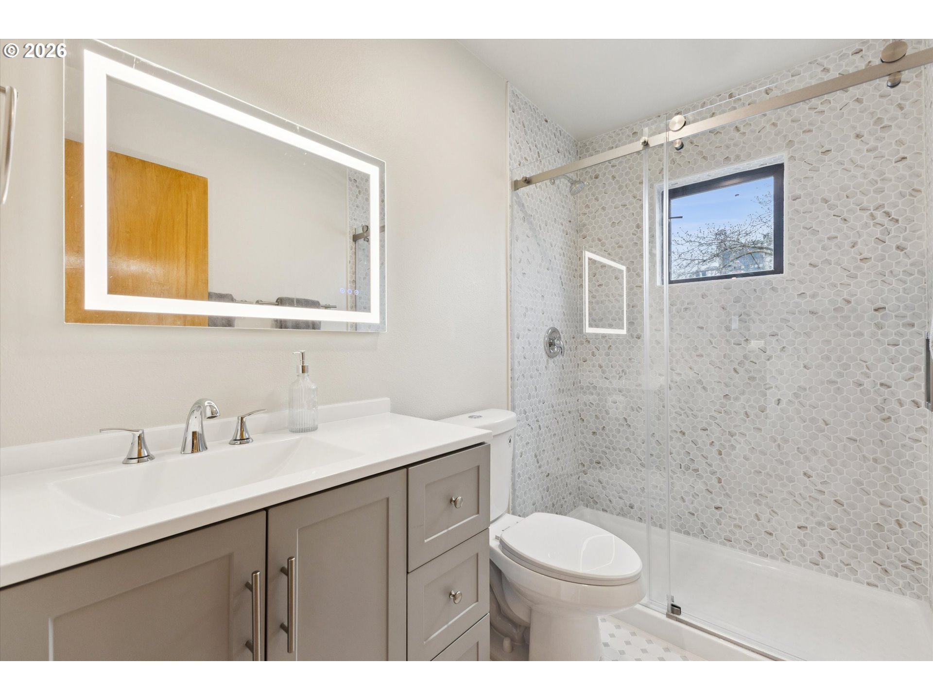 Photo #18: 335073169 Listing: Photo #18