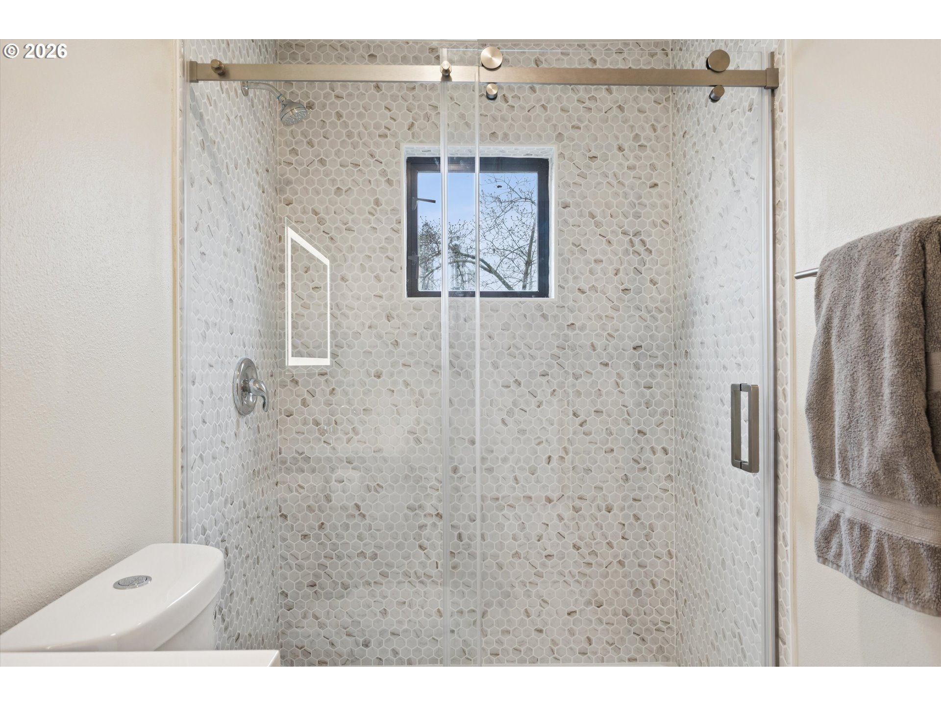 Photo #19: 335073169 Listing: Photo #19