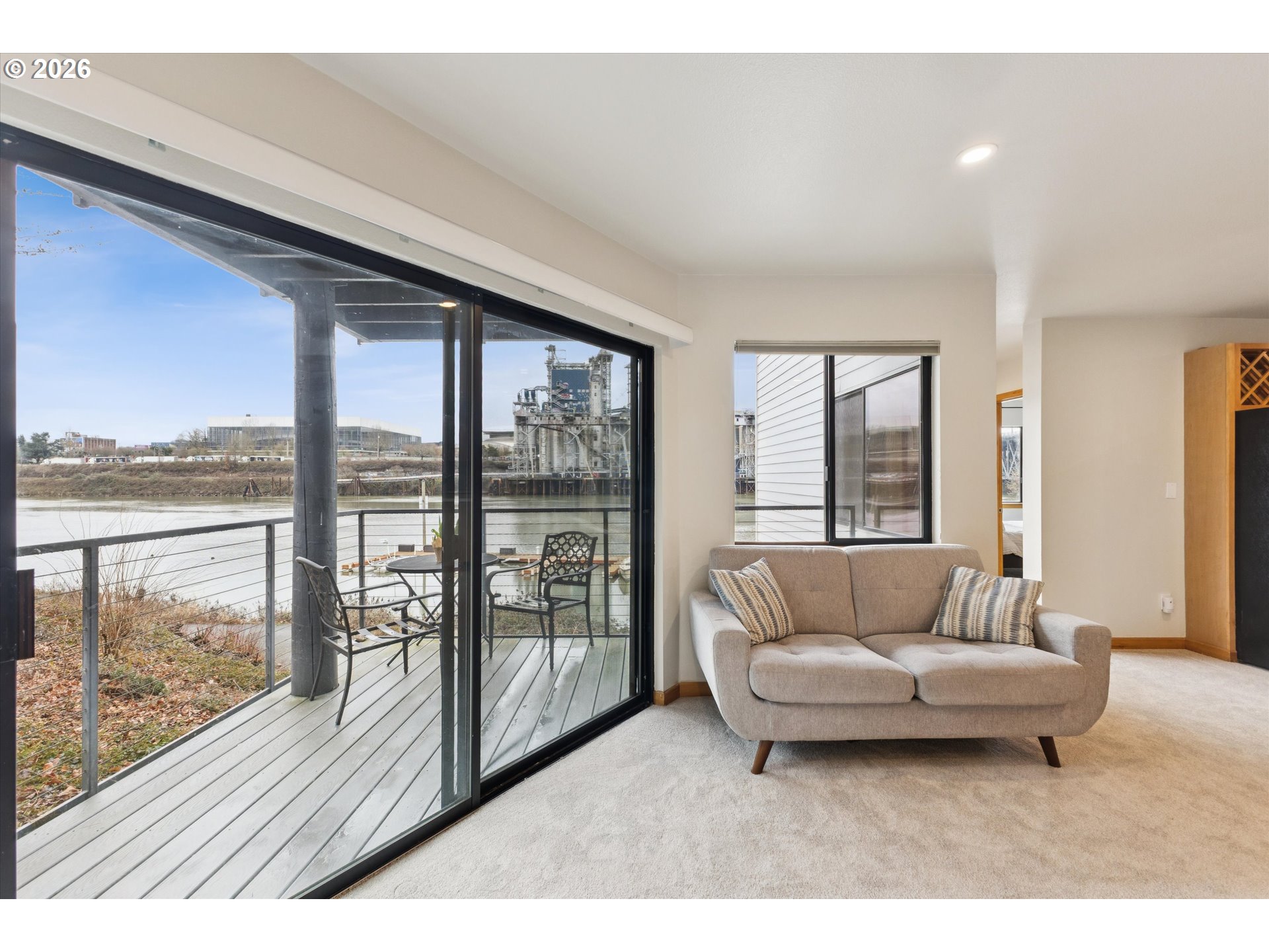 Photo #4: 335073169 Listing: Photo #4