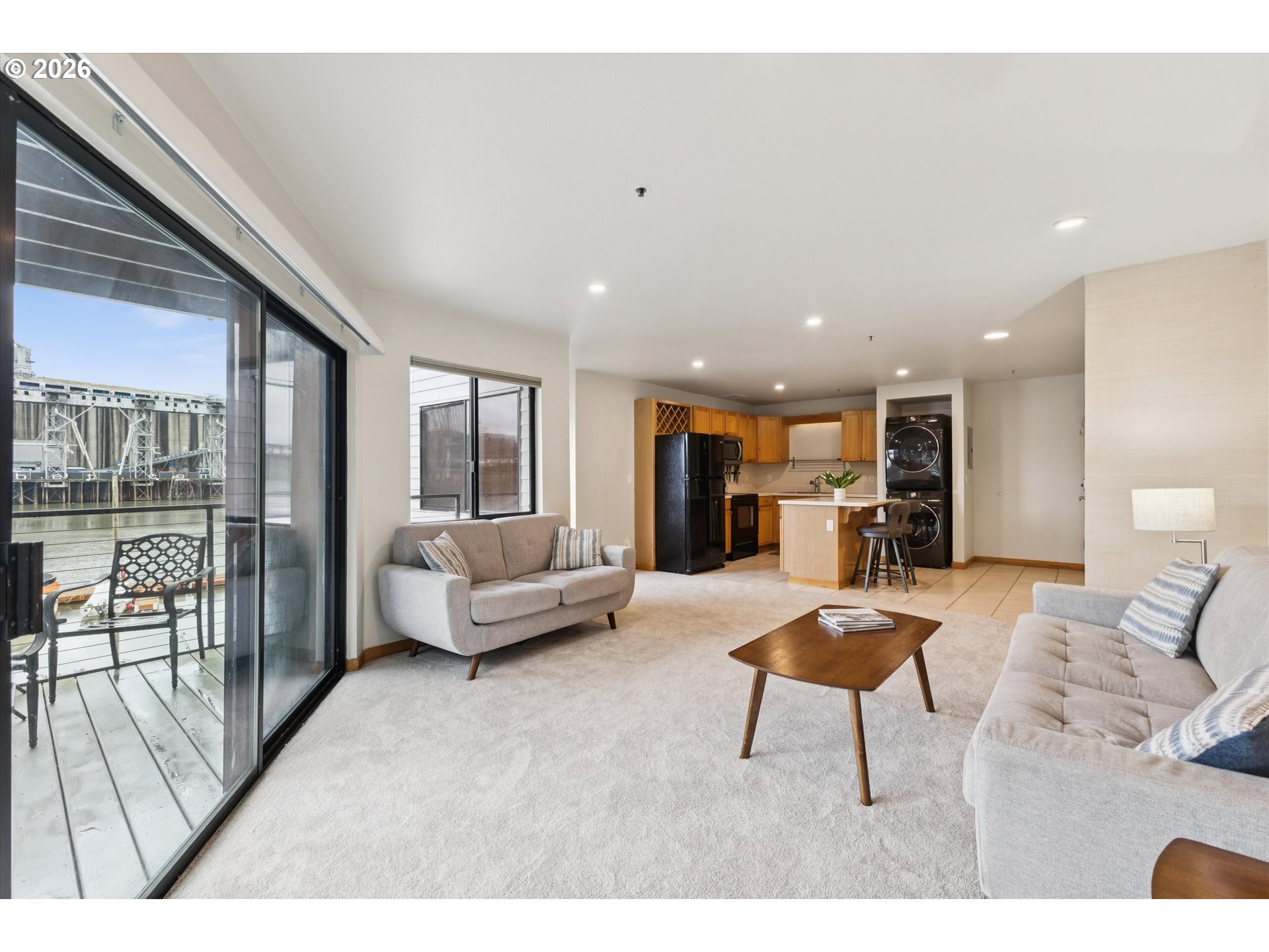 Photo #3: 335073169 Listing: Photo #3