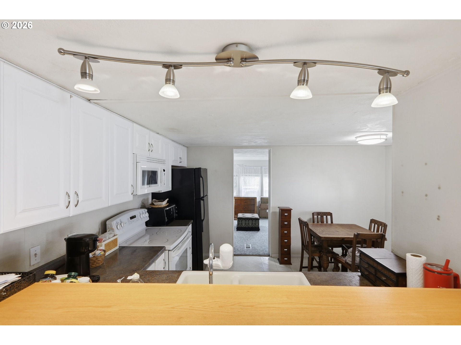 Property photo 11 of 42