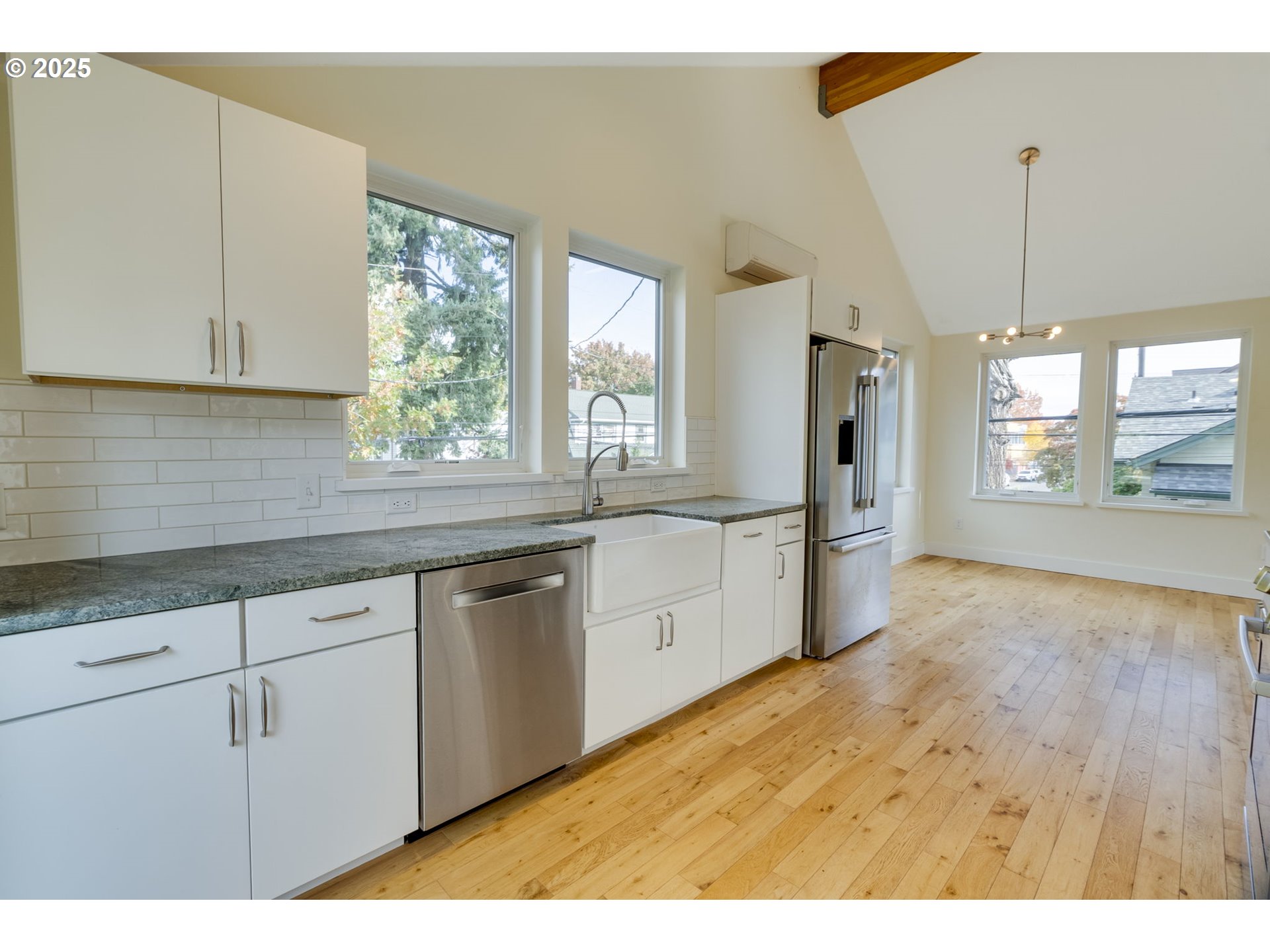 Photo #1: 336509363 Listing: Photo #1