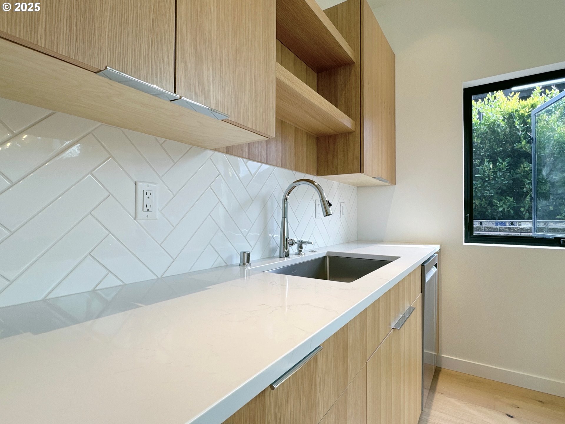 Photo #5: 336524076 Listing: Photo #5