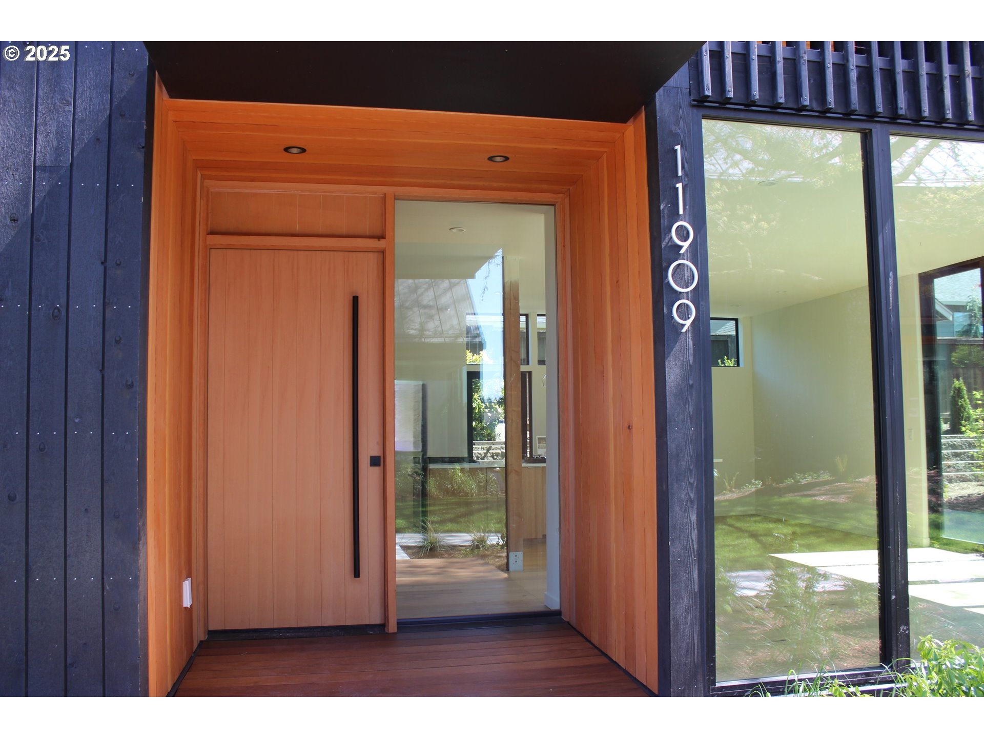 Photo #2: 336524076 Listing: Photo #2