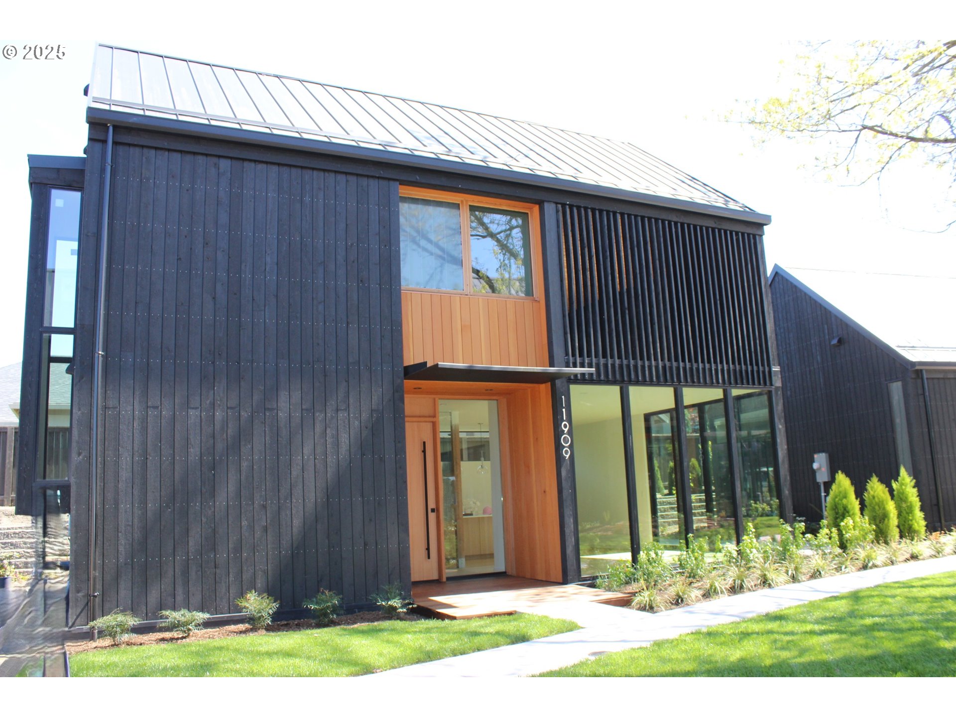 Photo #3: 336524076 Listing: Photo #3