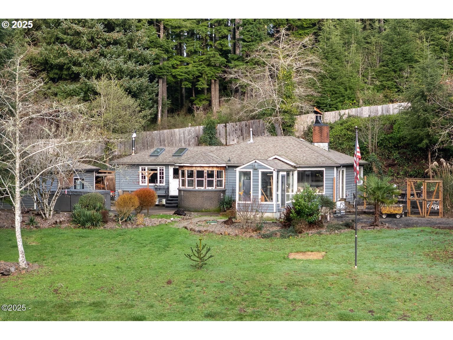 13 MOUNTAIN CIR, Lake Oswego, OR, 97035