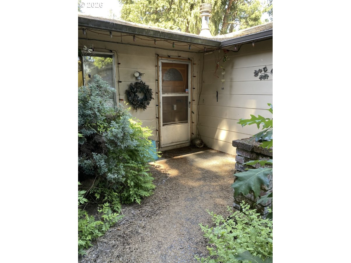 658 W FAIRVIEW DR, Springfield, OR 97477, Springfield