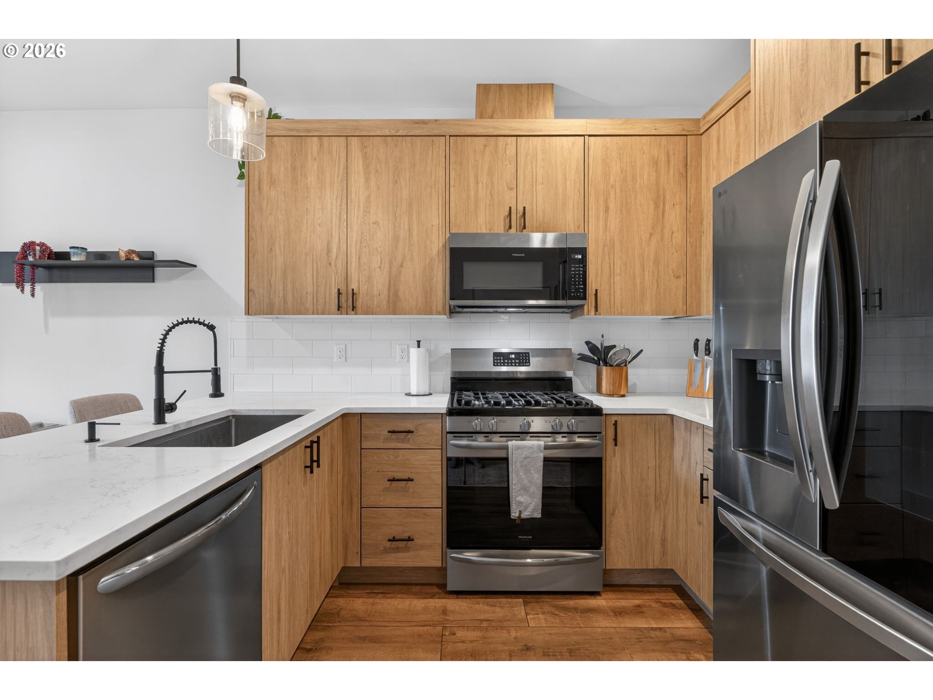 Photo #4: 337882984 Listing: Photo #4