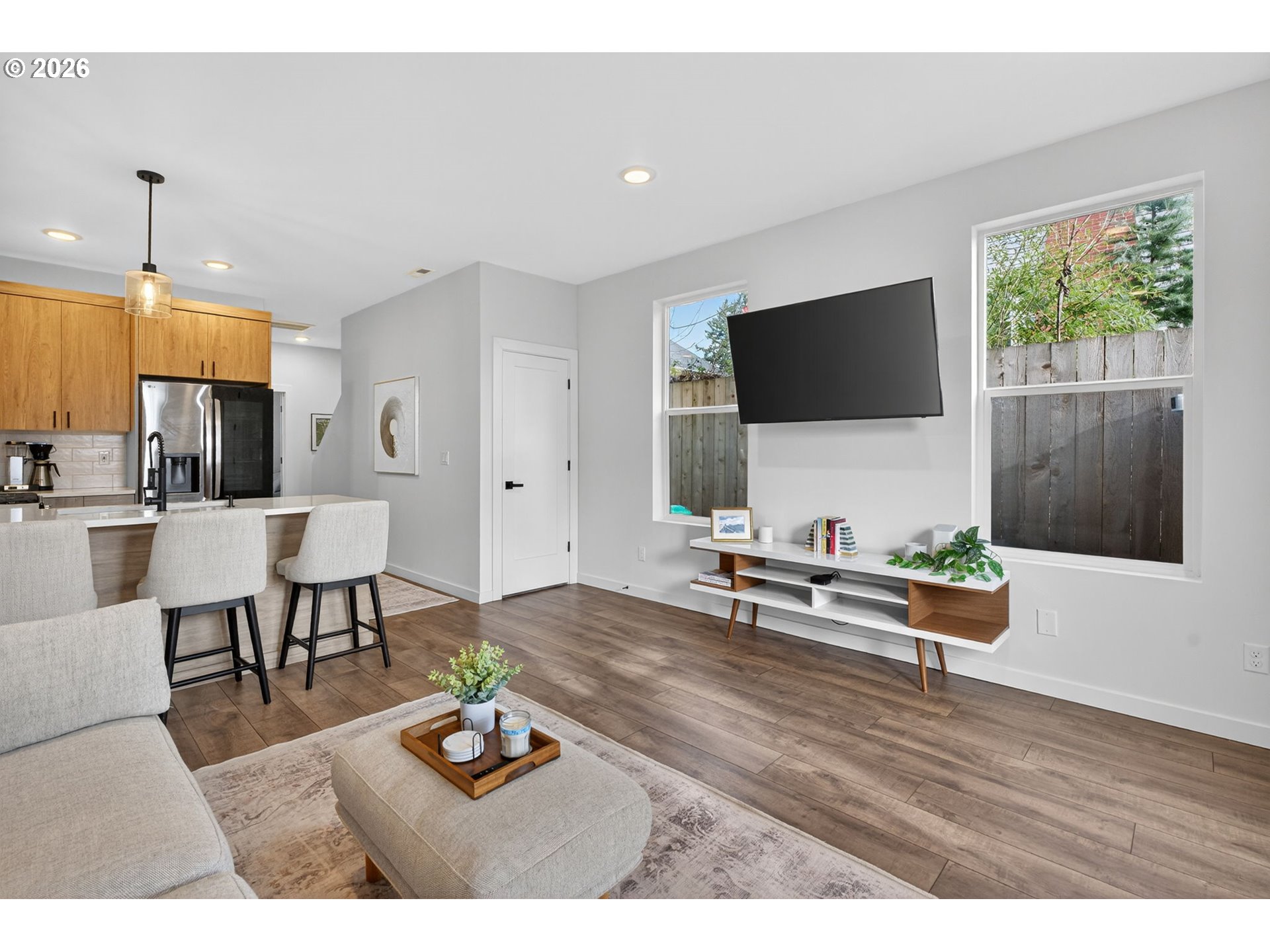 Photo #1: 337882984 Listing: Photo #1