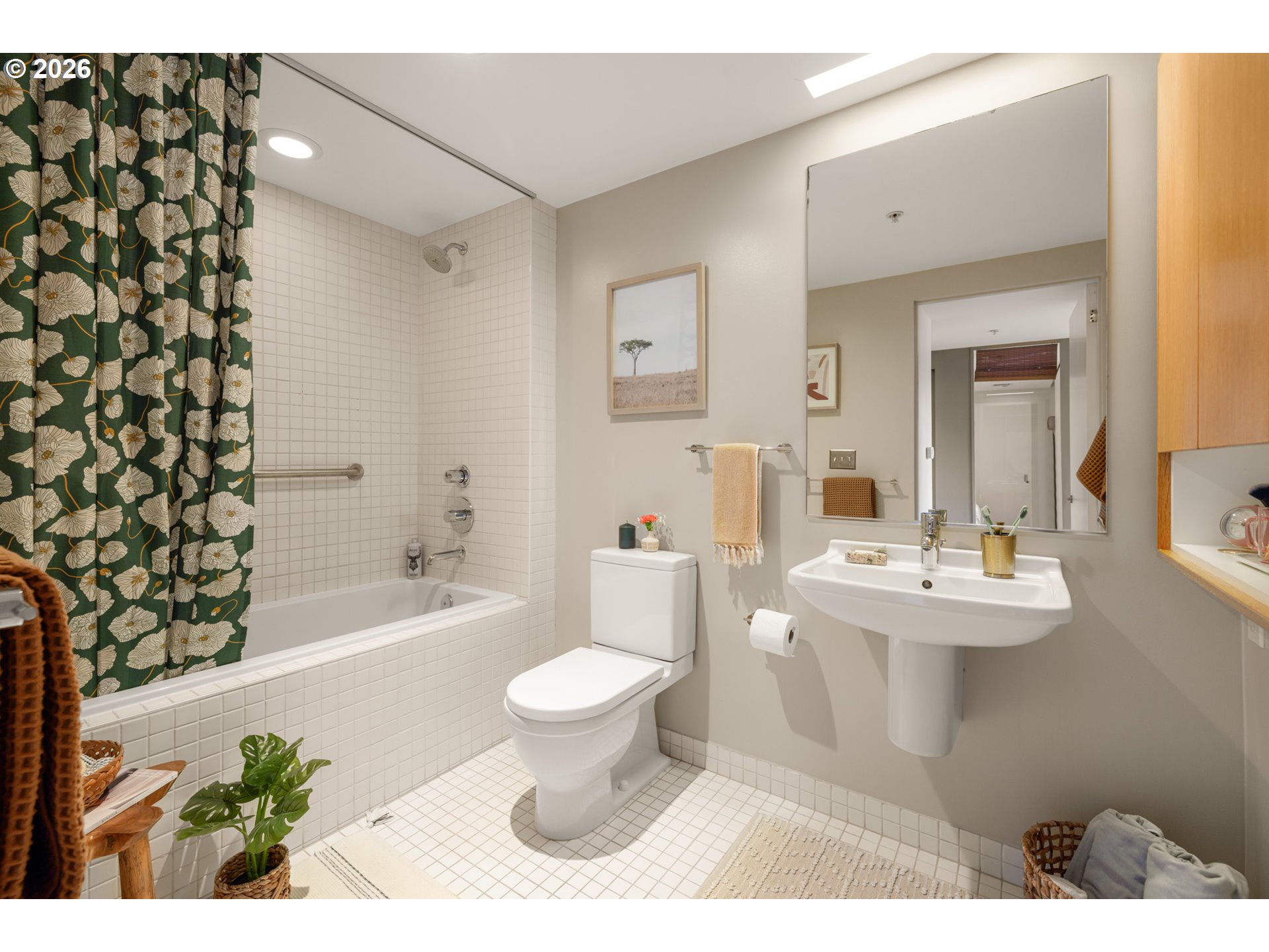 Photo #5: 337924533 Listing: Photo #5