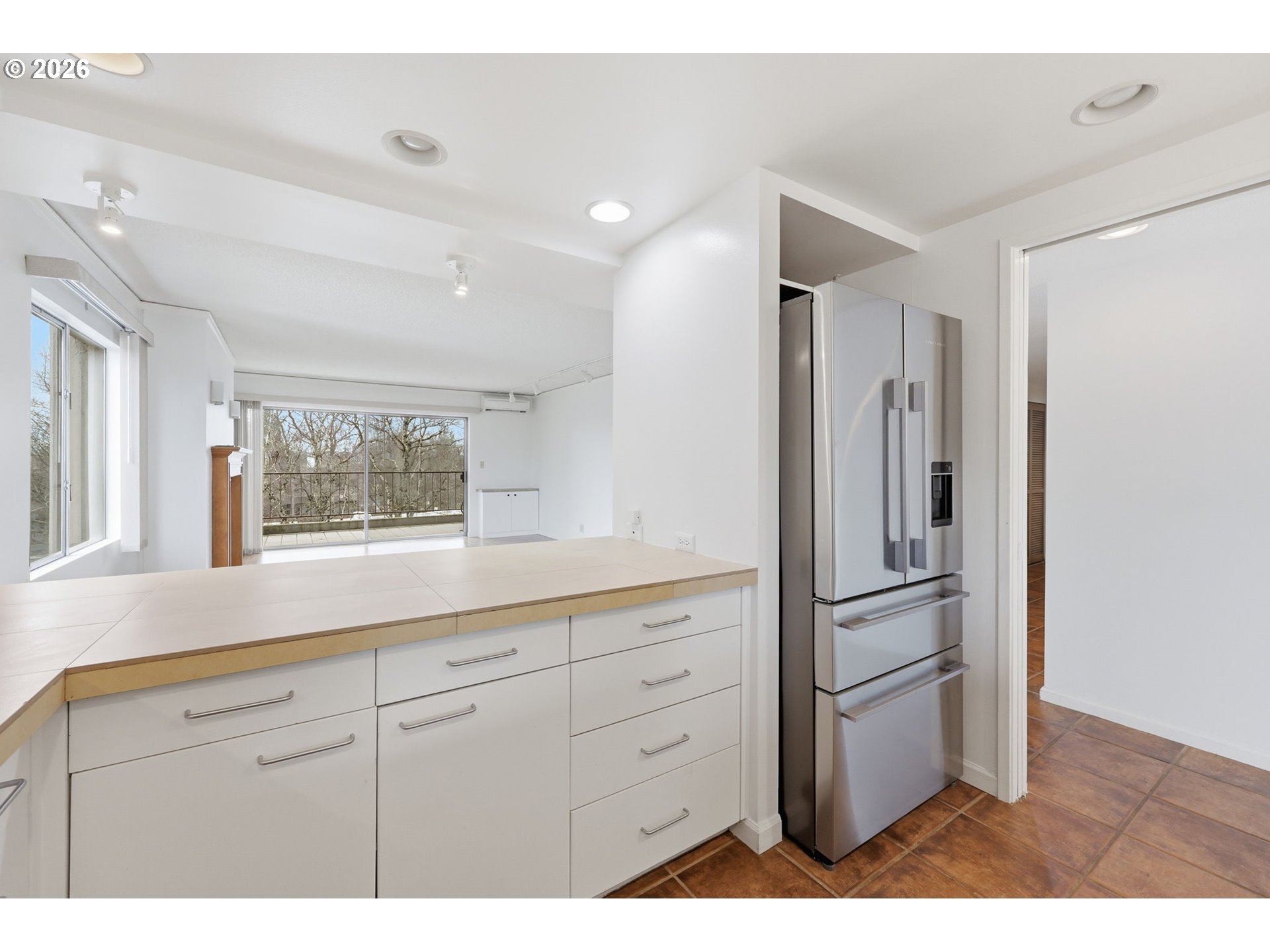 Photo #3: 338163433 Listing: Photo #3