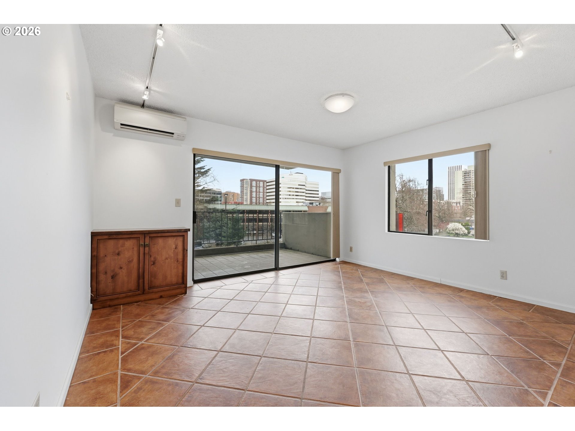 Photo #4: 338163433 Listing: Photo #4