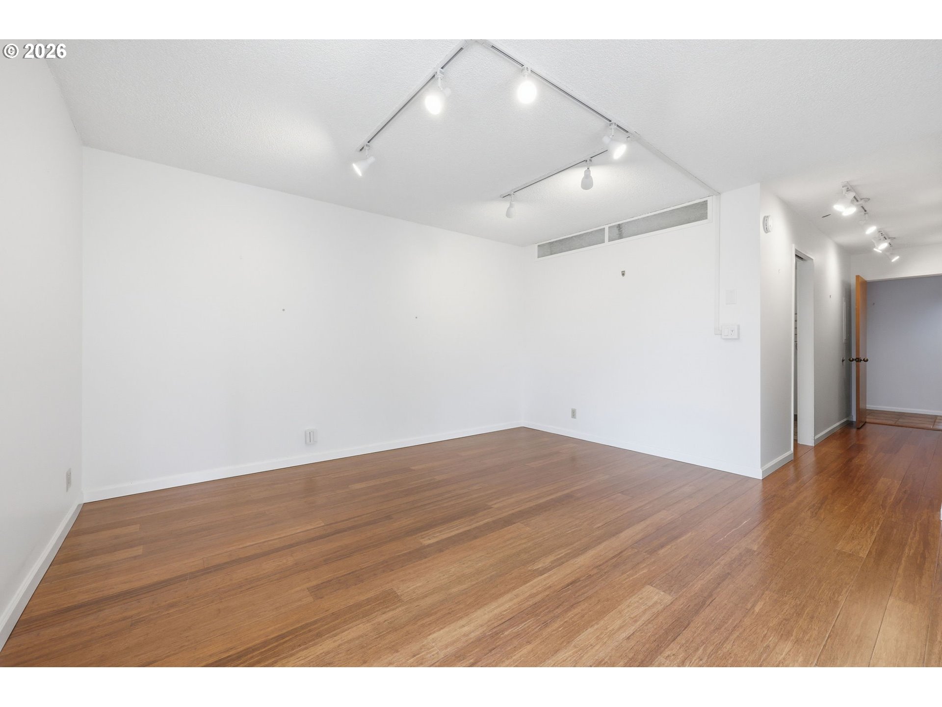 Photo #9: 338163433 Listing: Photo #9