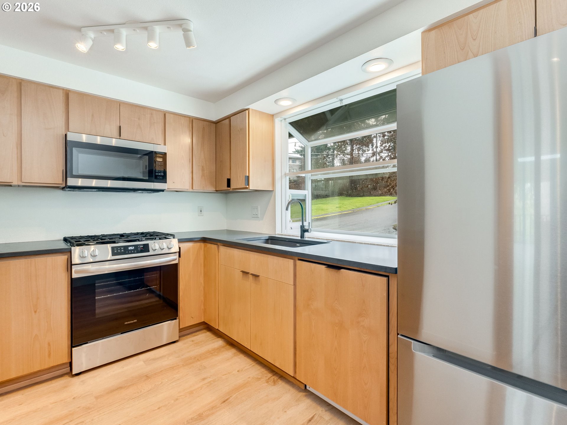 Photo #8: 338368111 Listing: Photo #8