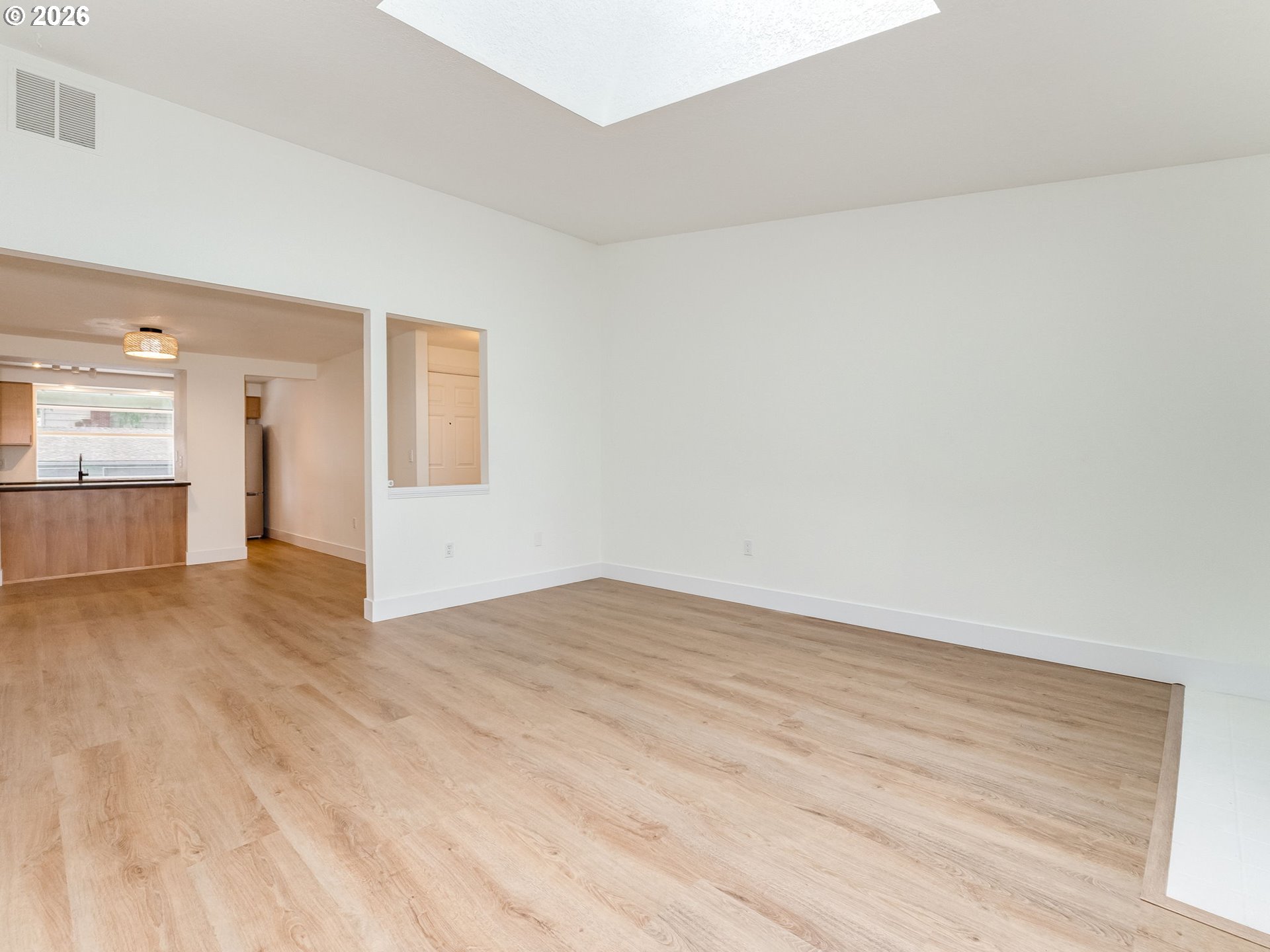 Photo #3: 338368111 Listing: Photo #3