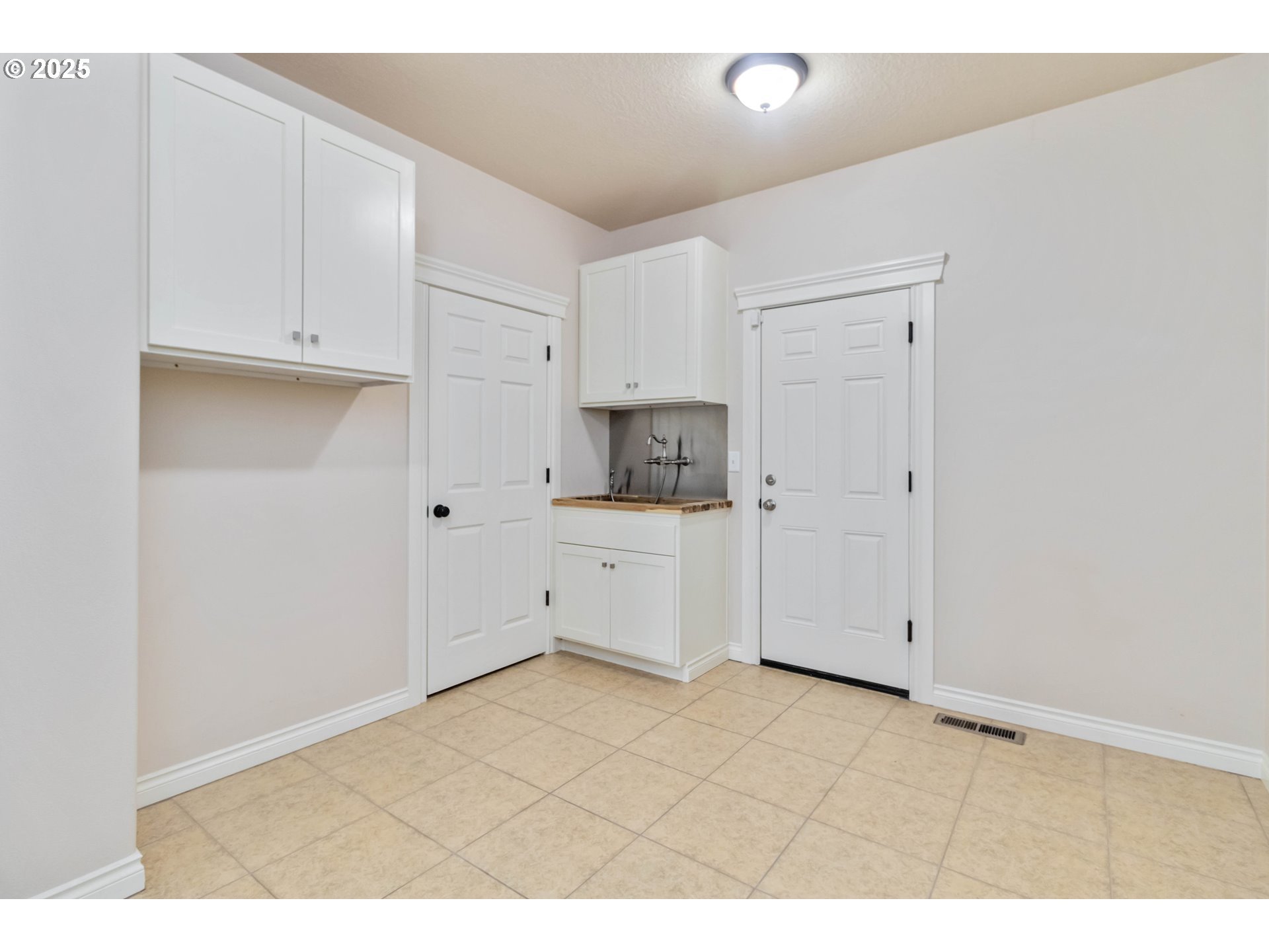 119 PENINSULA DR, Kelso, WA, 98626