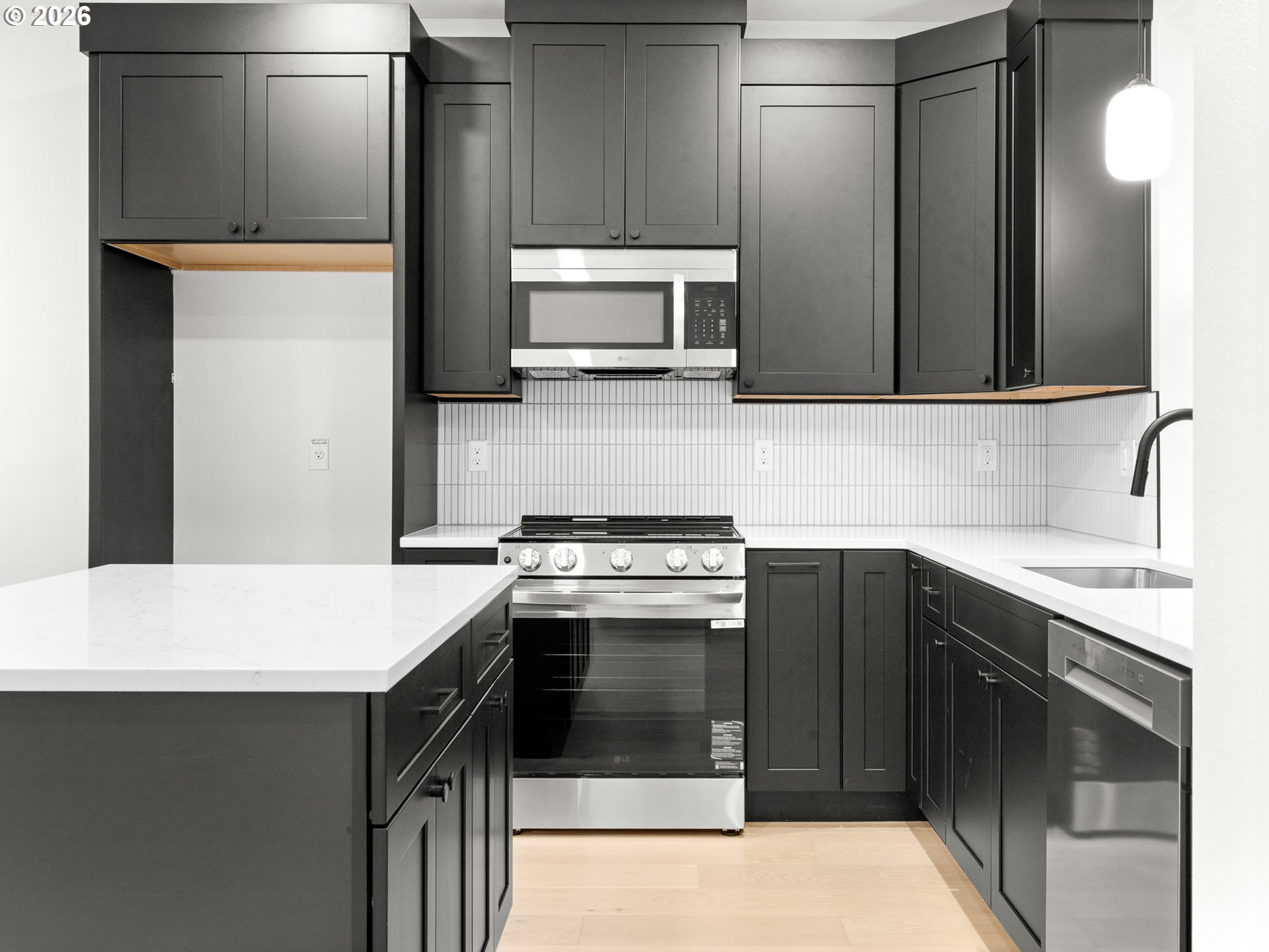 Photo #3: 339332714 Listing: Photo #3