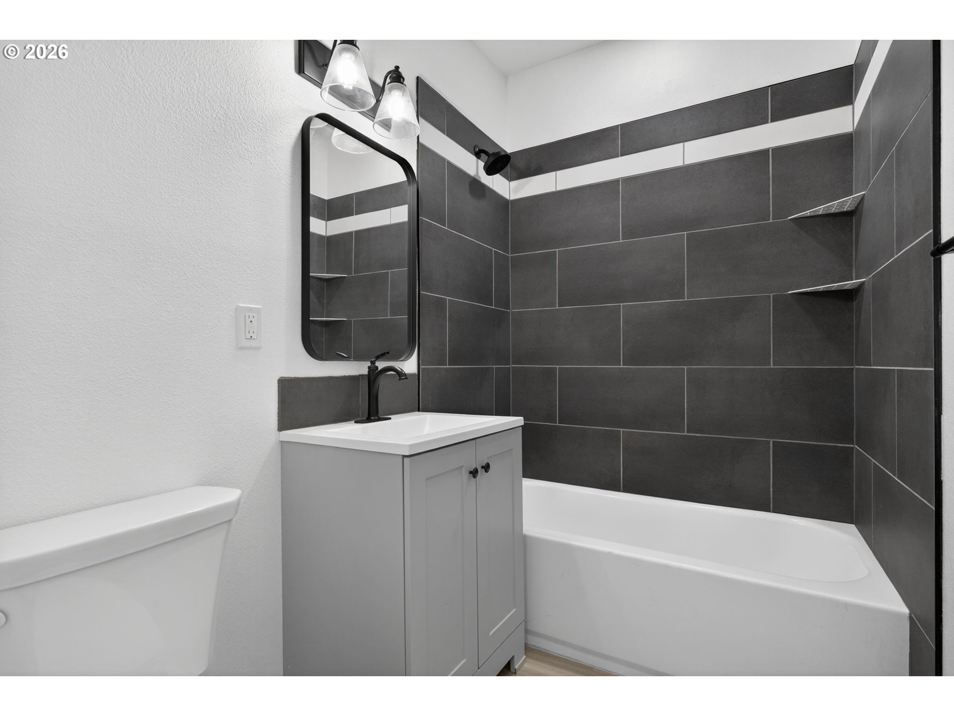 Photo #10: 341493520 Listing: Photo #10