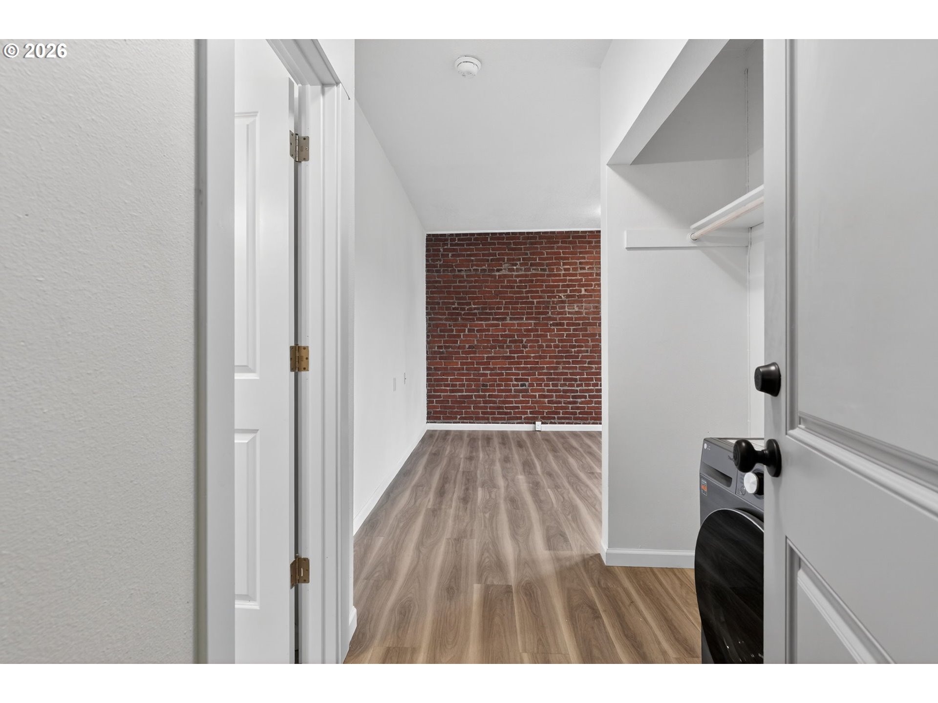 Photo #5: 341493520 Listing: Photo #5