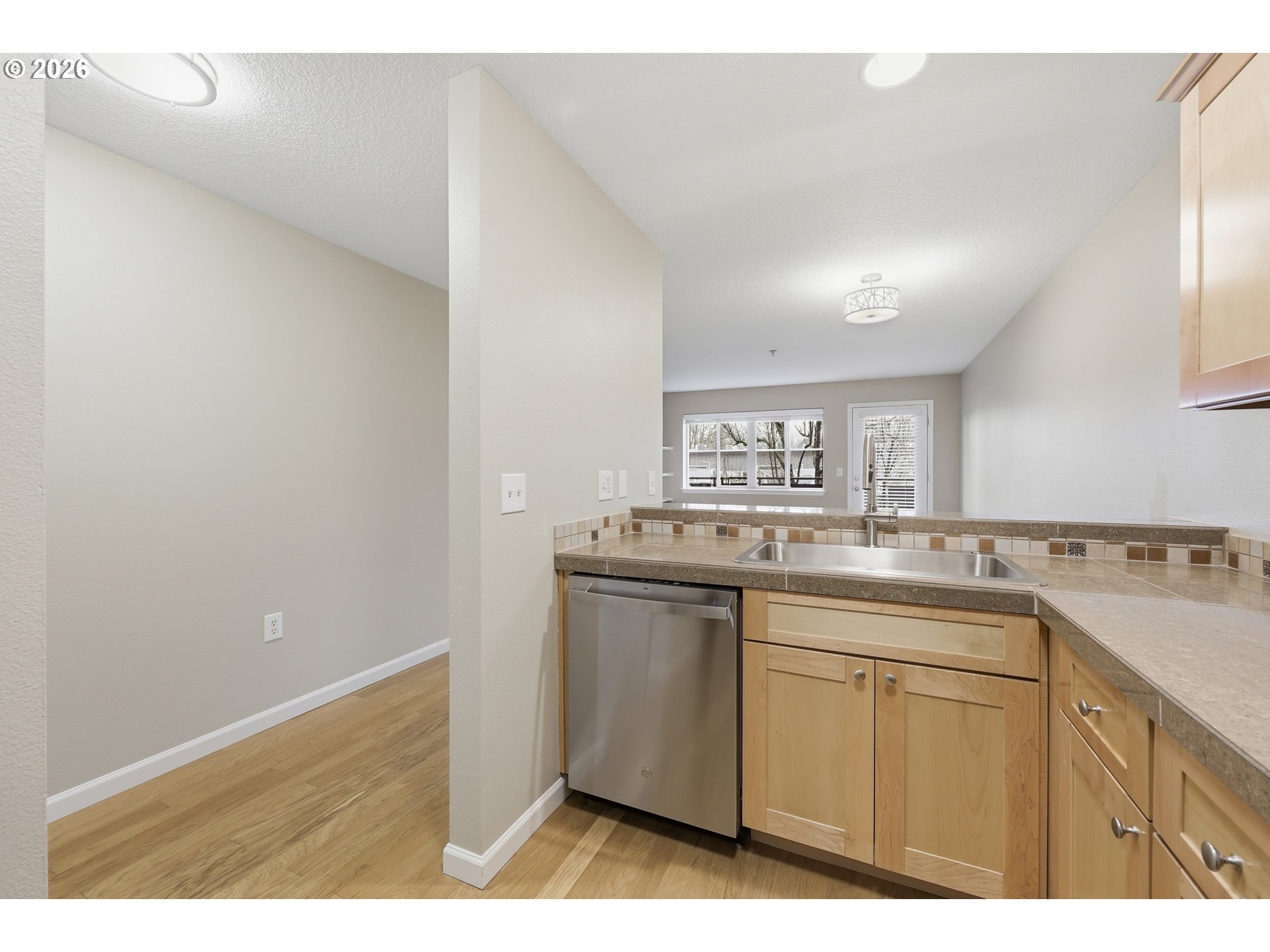 Photo #24: 341932678 Listing: Photo #24