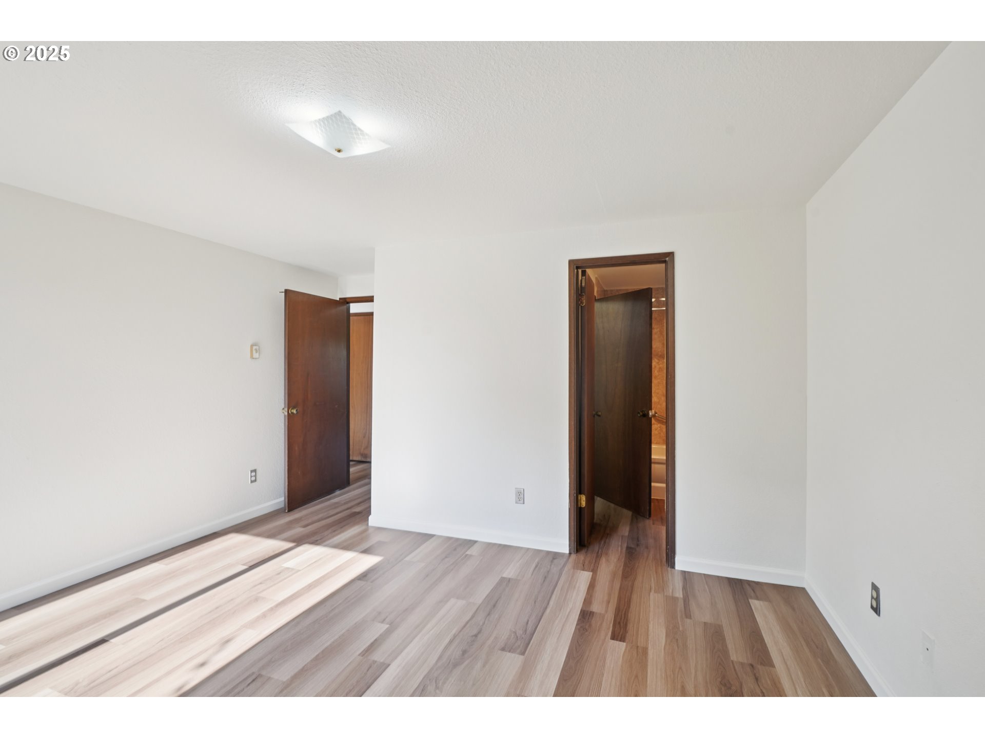 Photo #15: 342086636 Listing: Photo #15
