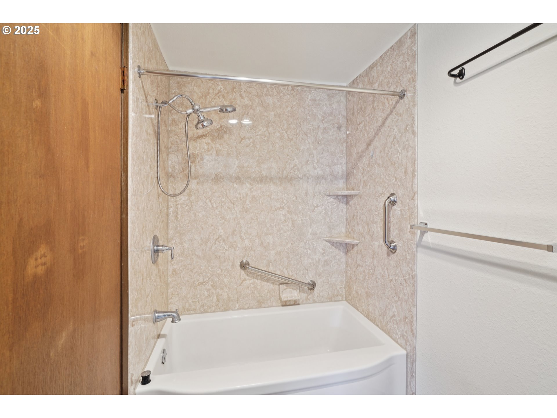 Photo #18: 342086636 Listing: Photo #18