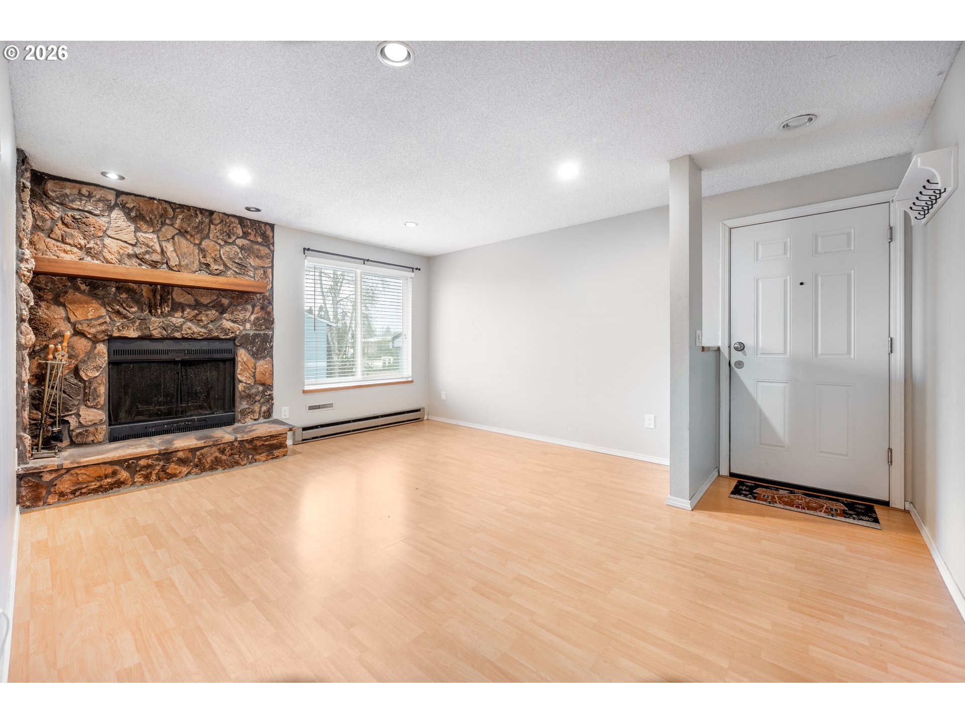 Photo #4: 342127190 Listing: Photo #4