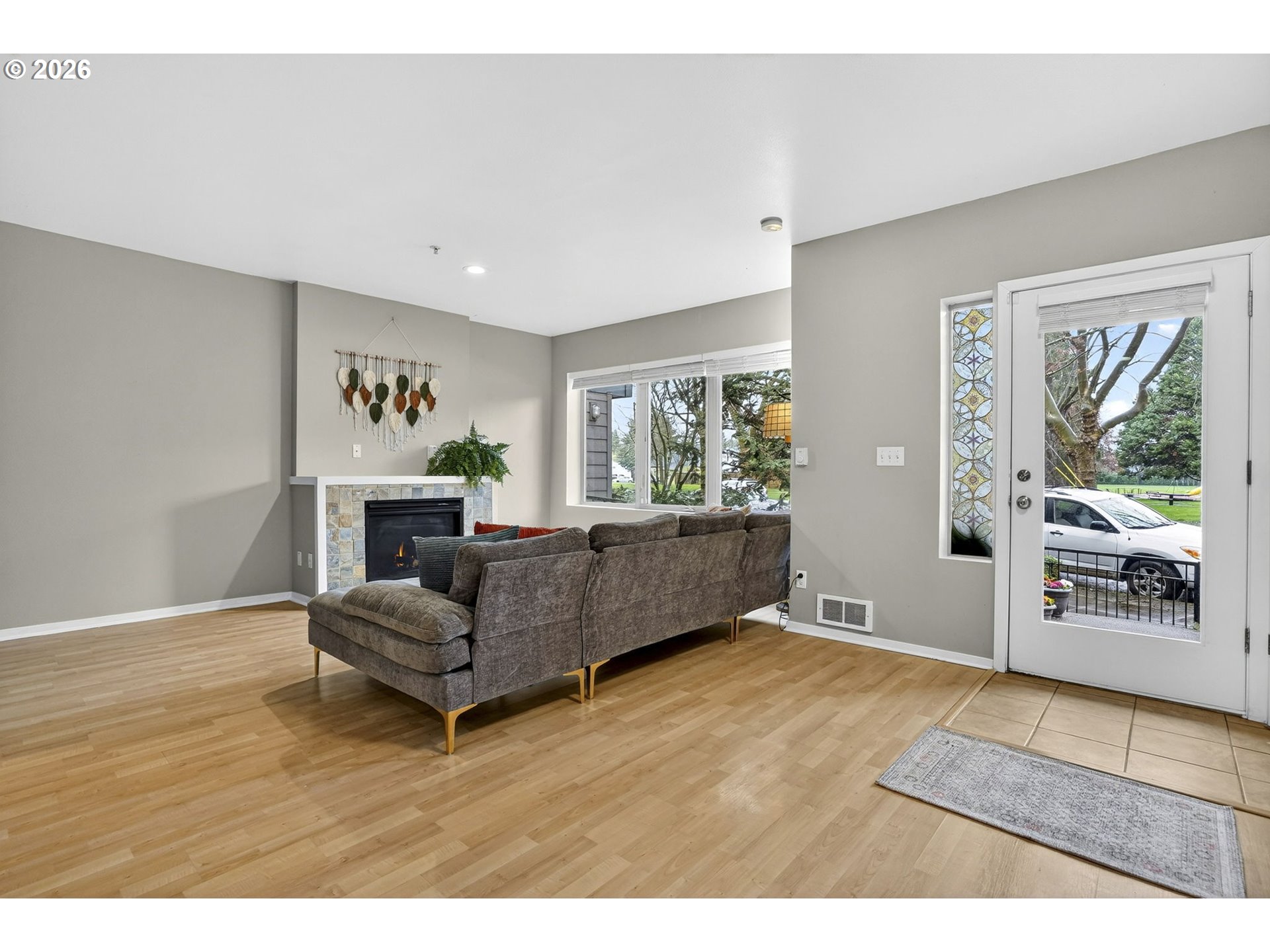 Photo #5: 344444517 Listing: Photo #5