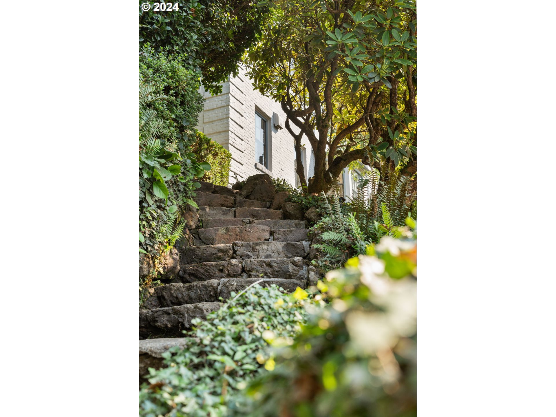 2934 SW MONTGOMERY DR, Portland, OR, 97201