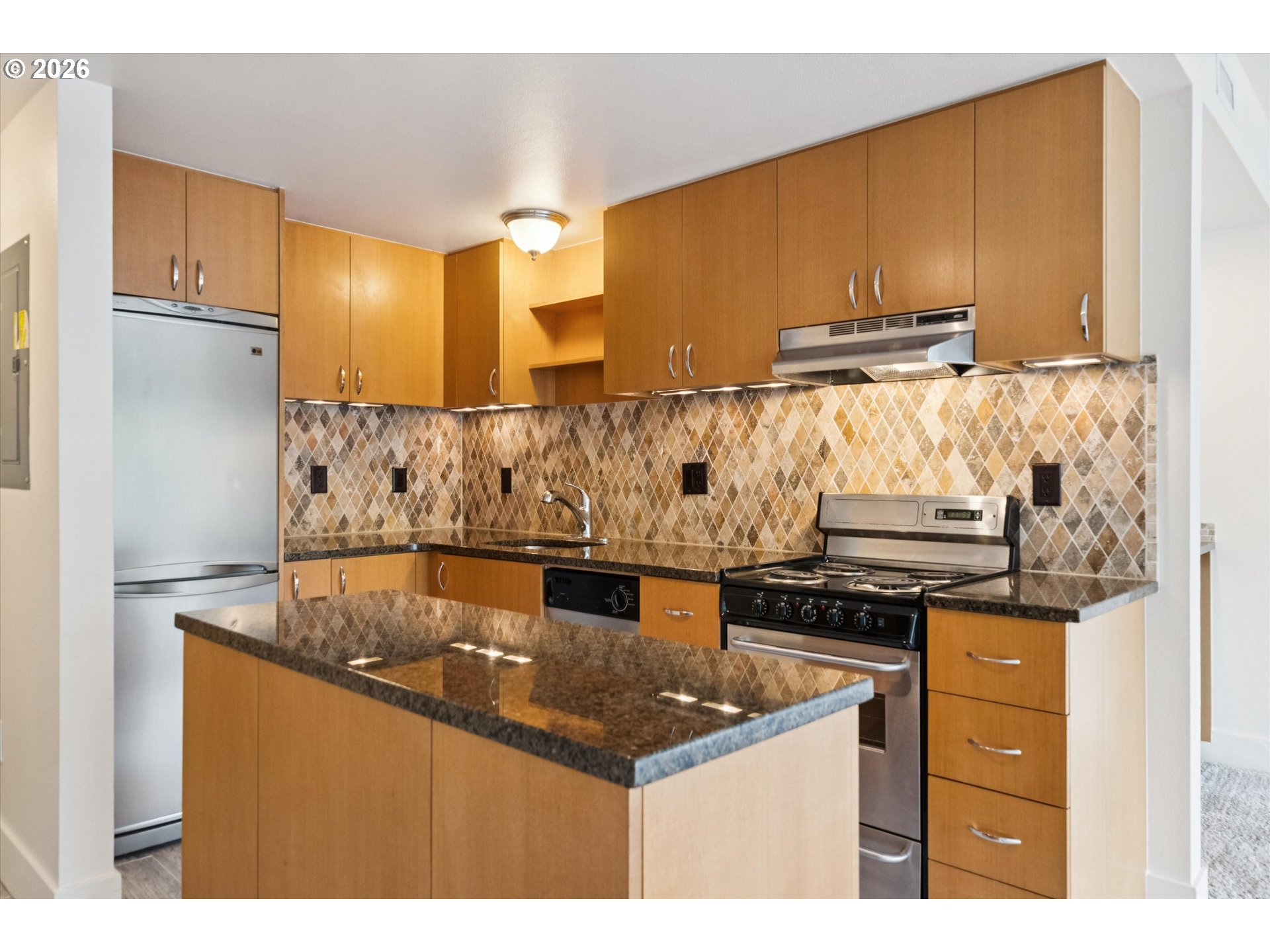 Photo #9: 346151762 Listing: Photo #9