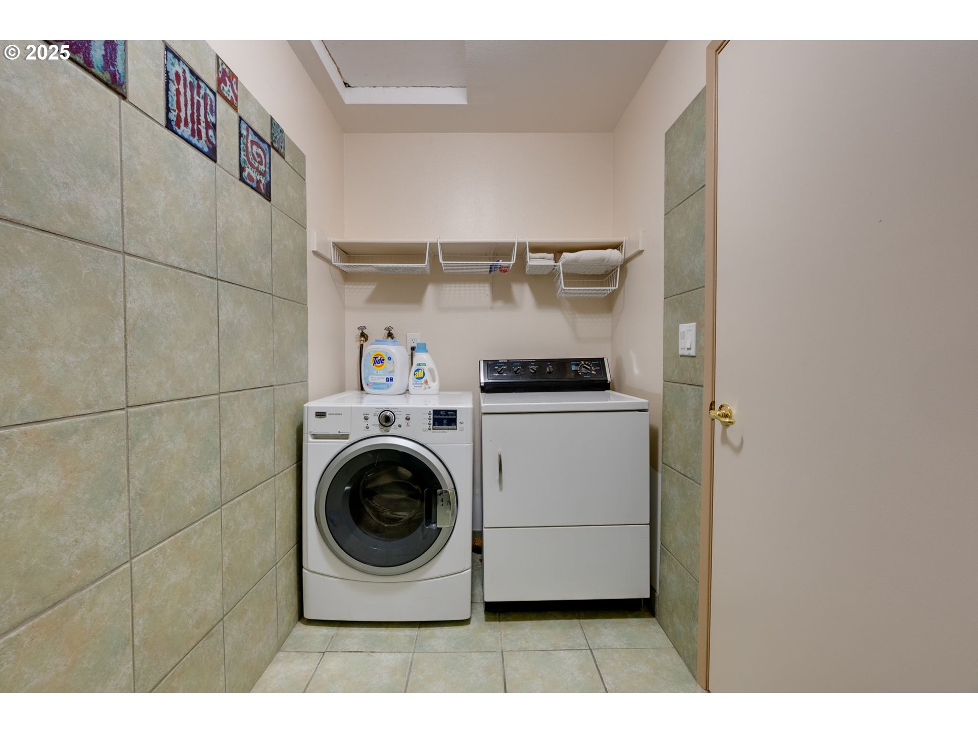 Photo #9: 346831915 Listing: Photo #9