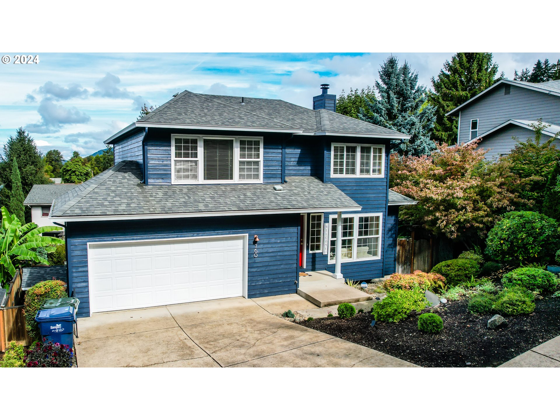 760 Woodcrest Dr