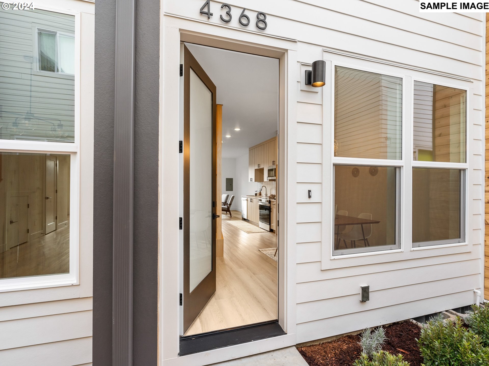 4368 N Gantenbein AVE UNIT 3, Portland, OR, 97217