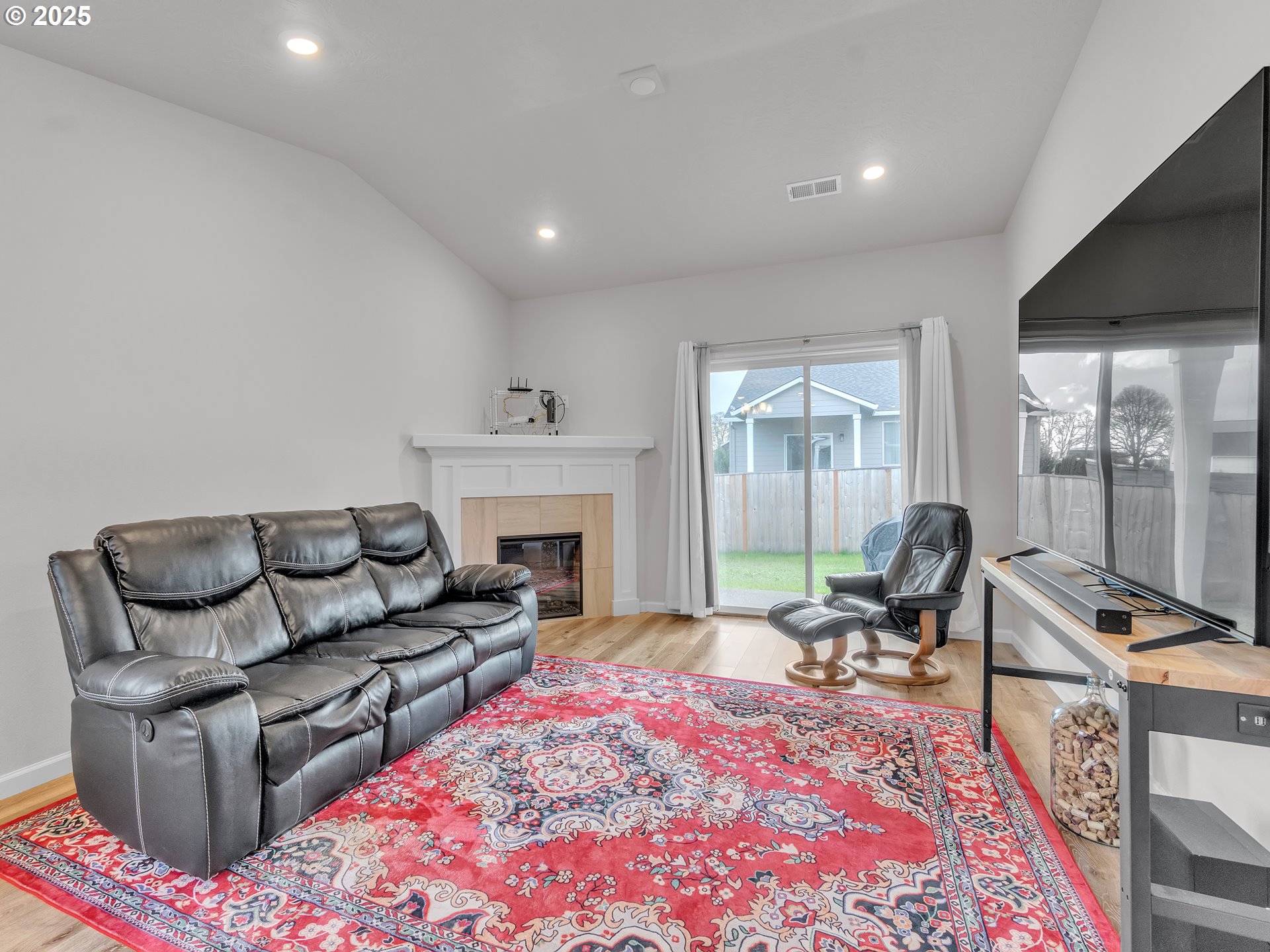 893 E CLEVELAND ST, Carlton, OR, 97111