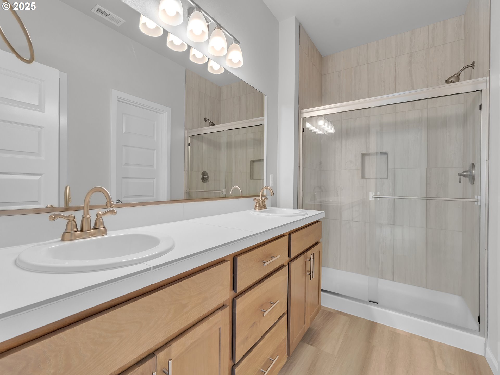 893 E CLEVELAND ST, Carlton, OR, 97111