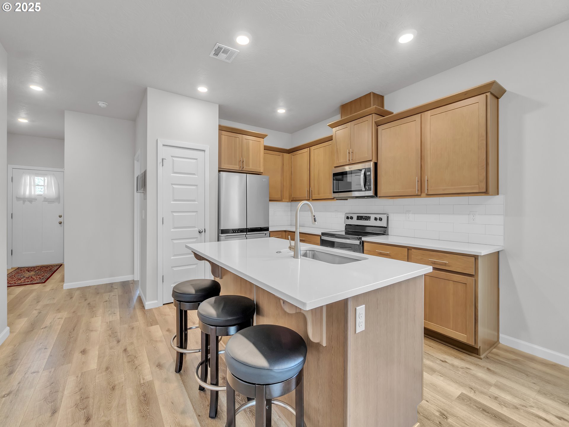 893 E CLEVELAND ST, Carlton, OR, 97111