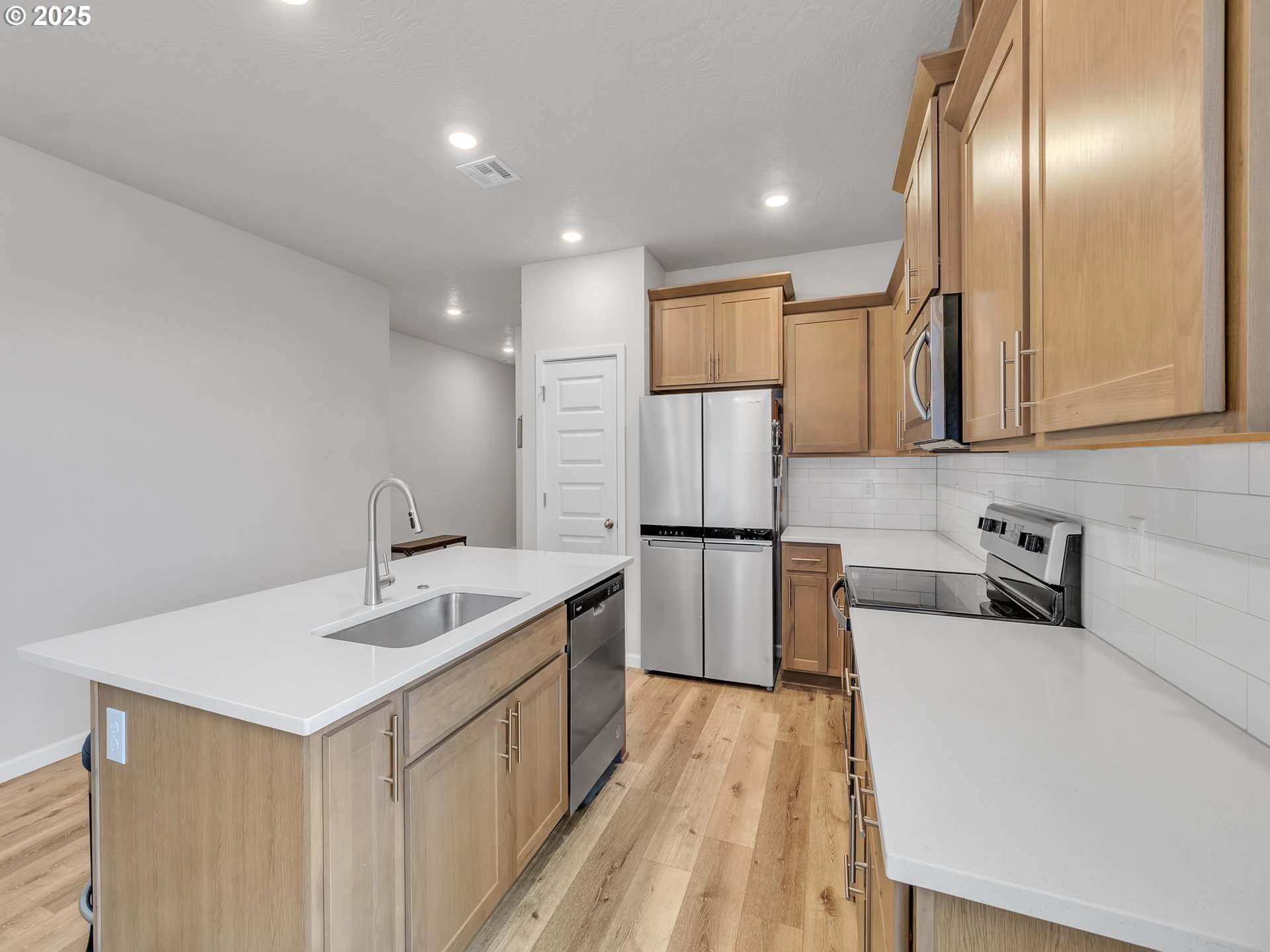 893 E CLEVELAND ST, Carlton, OR, 97111