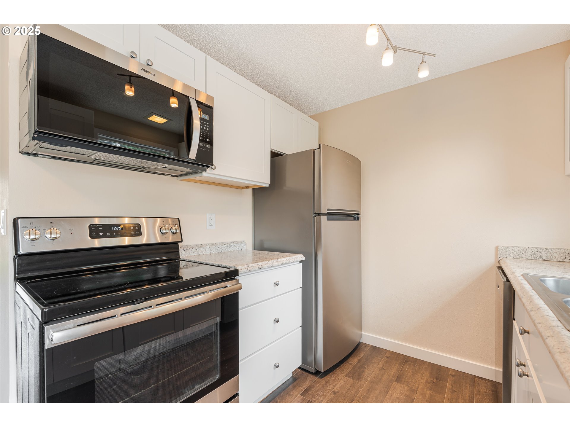 Photo #10: 347979571 Listing: Photo #10