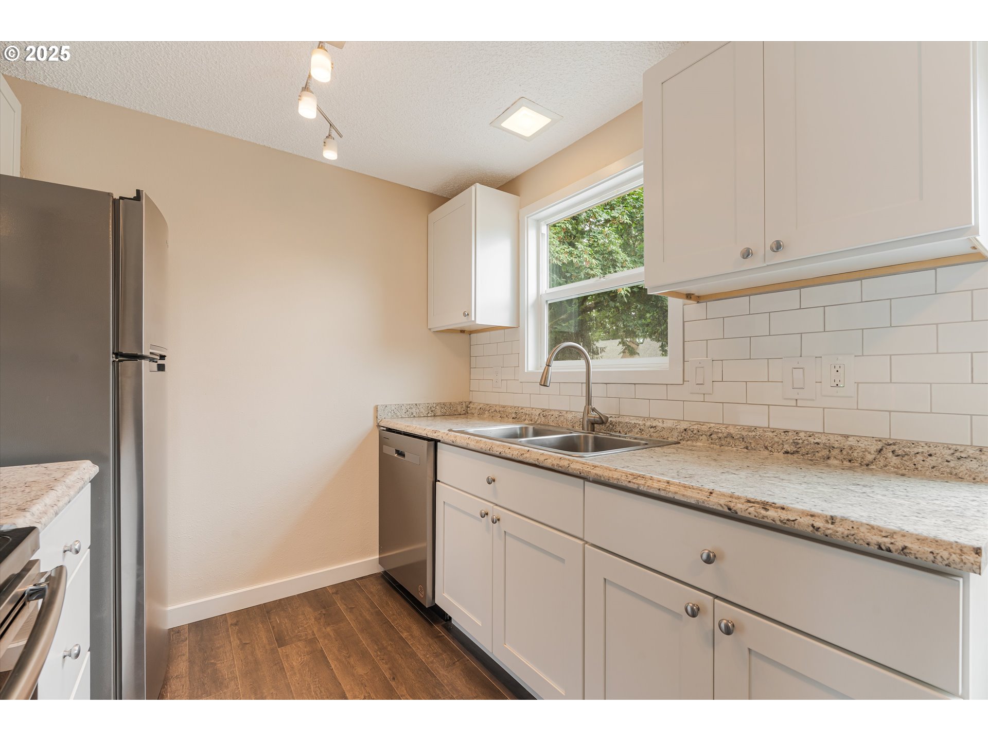 Photo #12: 347979571 Listing: Photo #12