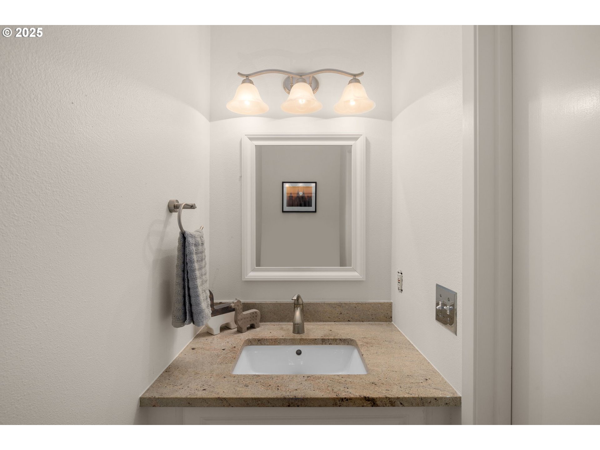 Photo #7: 348760928 Listing: Photo #7