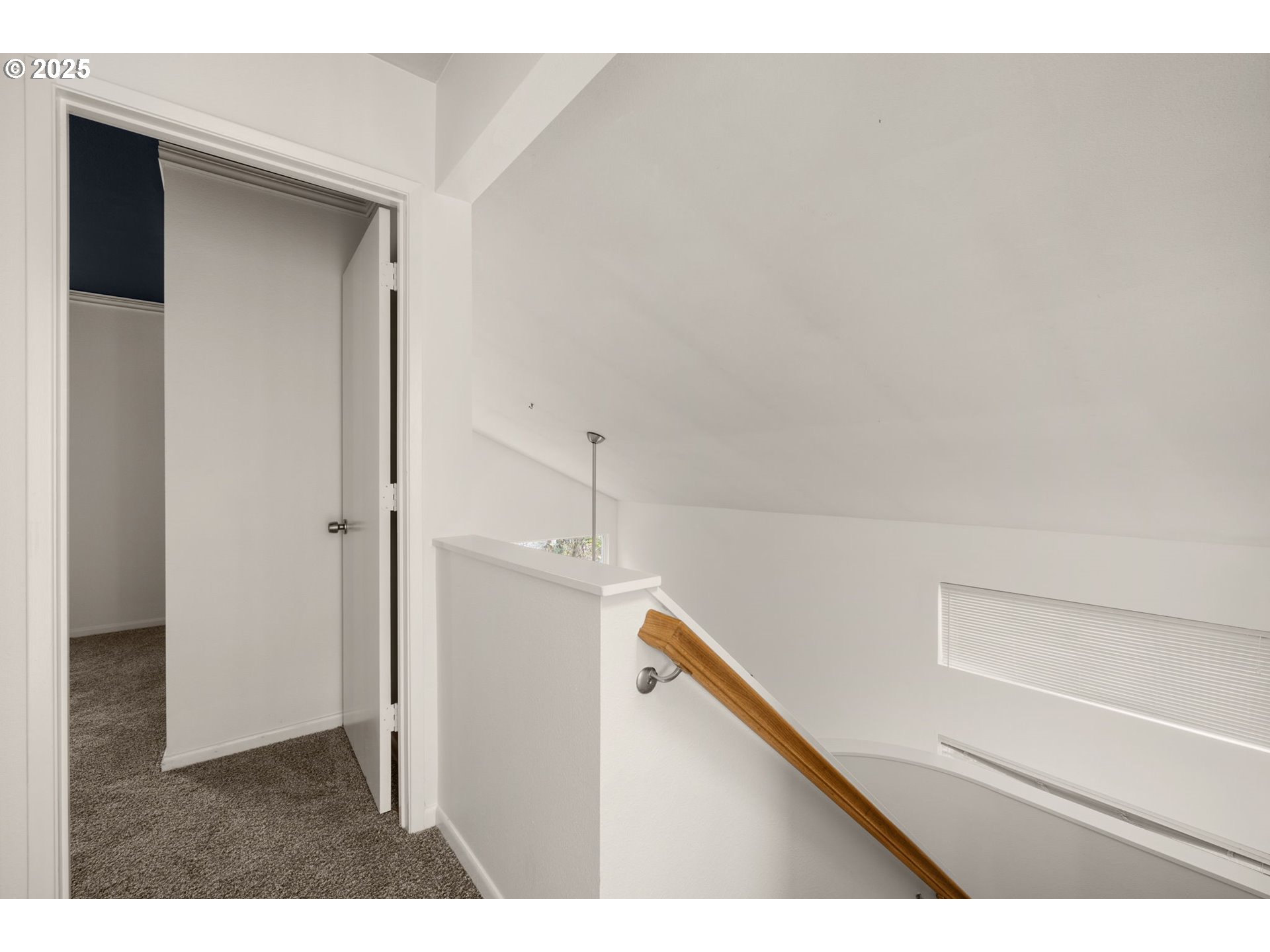 Photo #8: 348760928 Listing: Photo #8