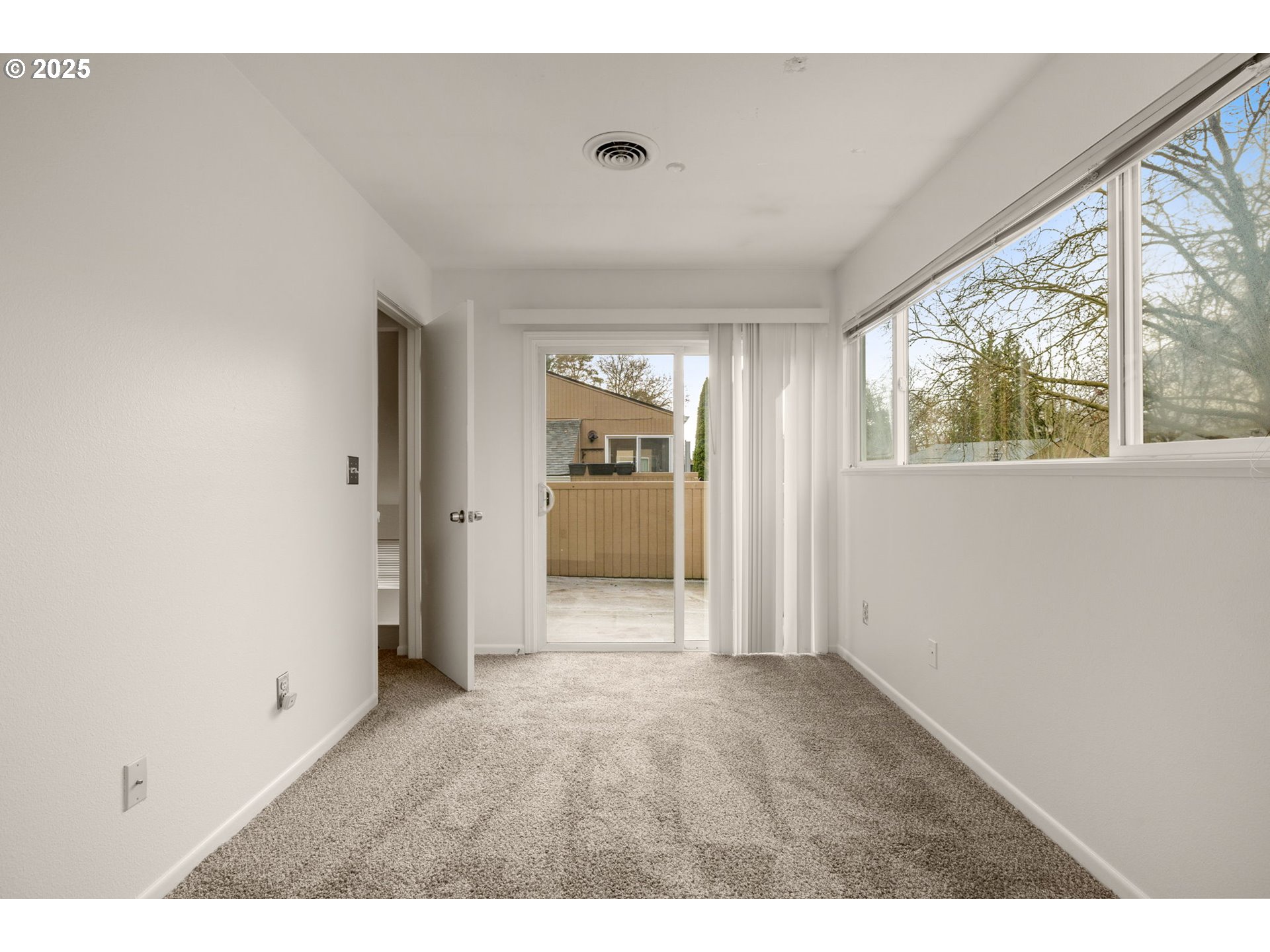 Photo #10: 348760928 Listing: Photo #10