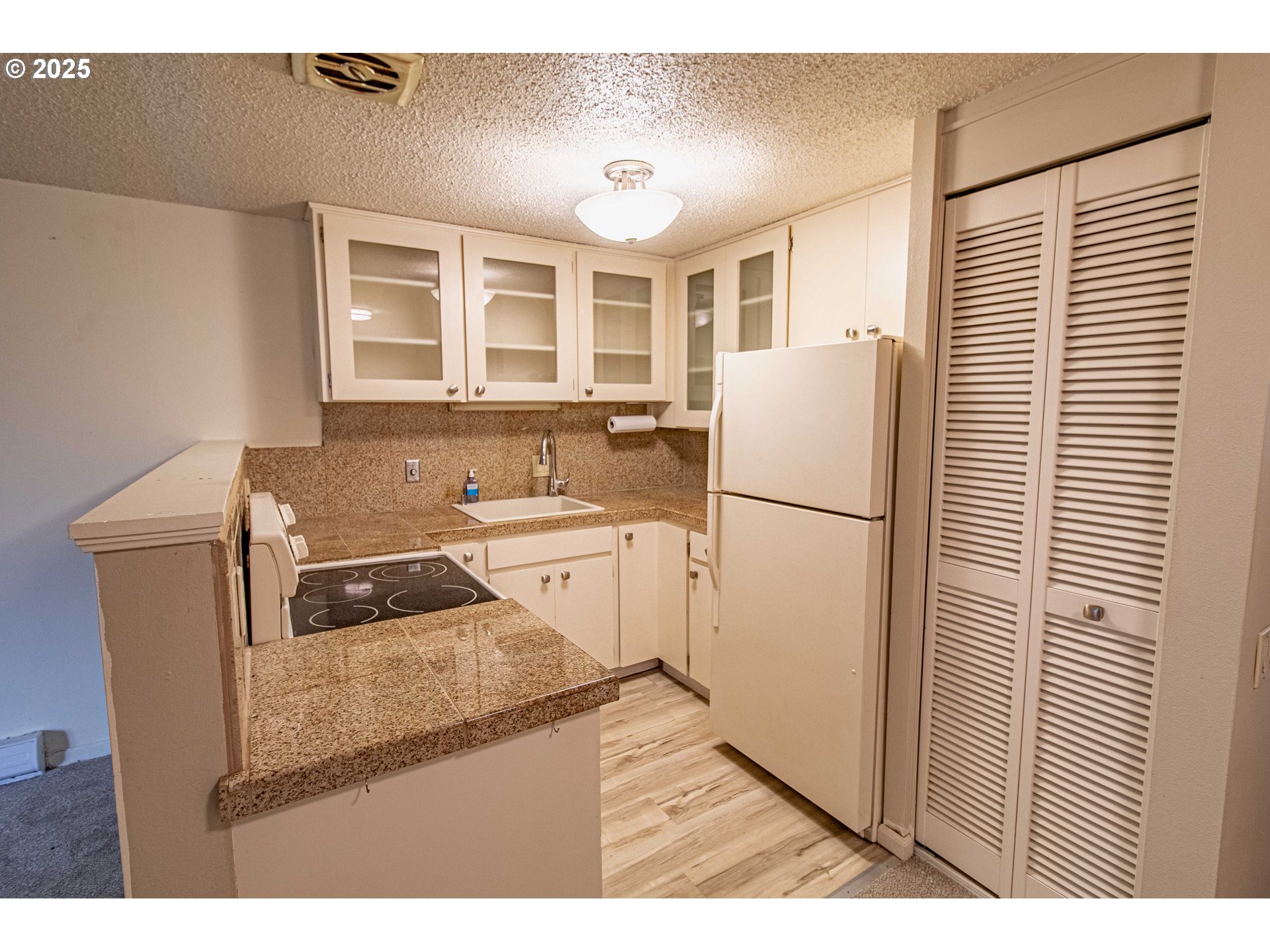 Photo #14: 348885674 Listing: Photo #14