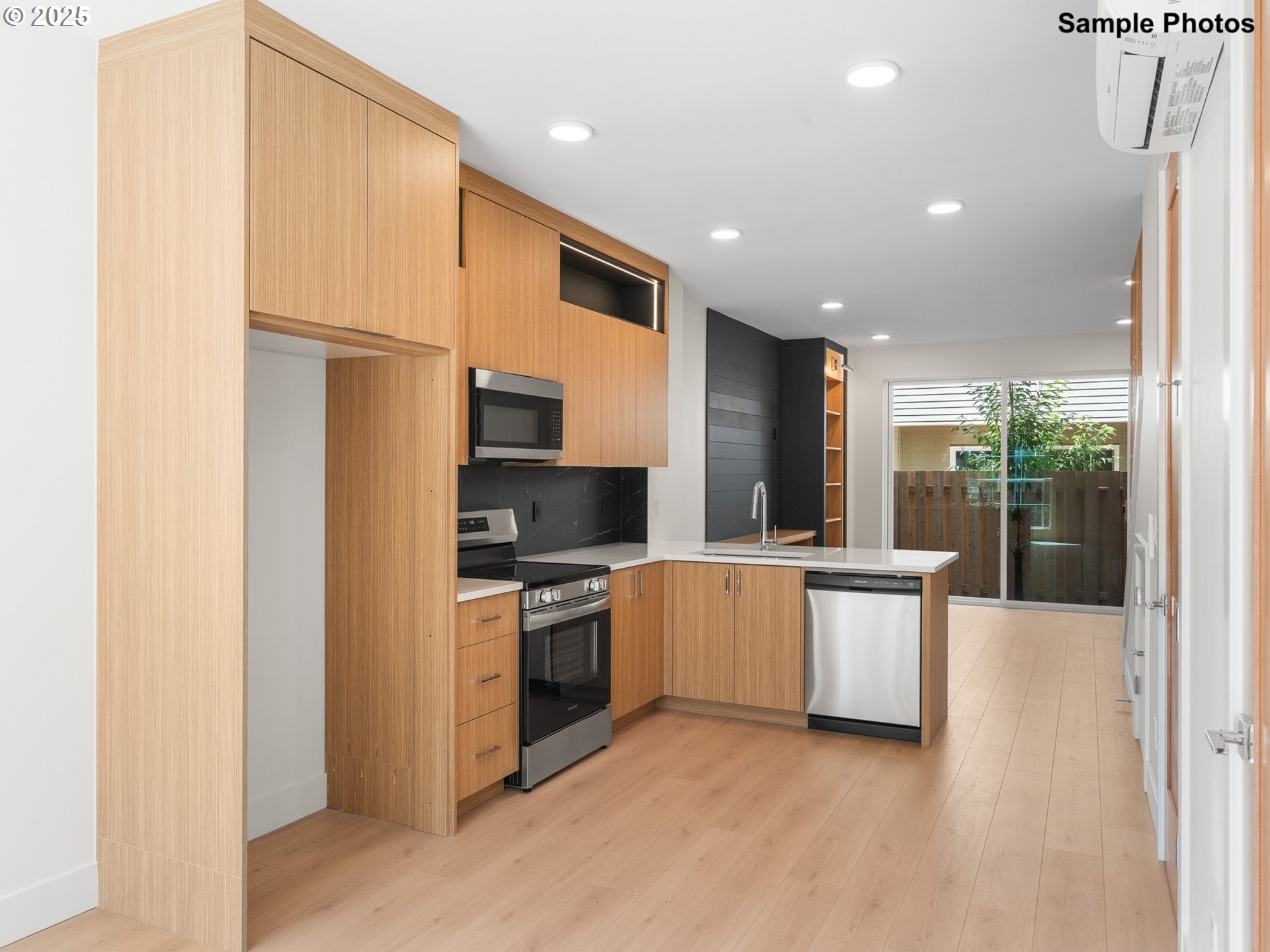 Photo #3: 350431008 Listing 