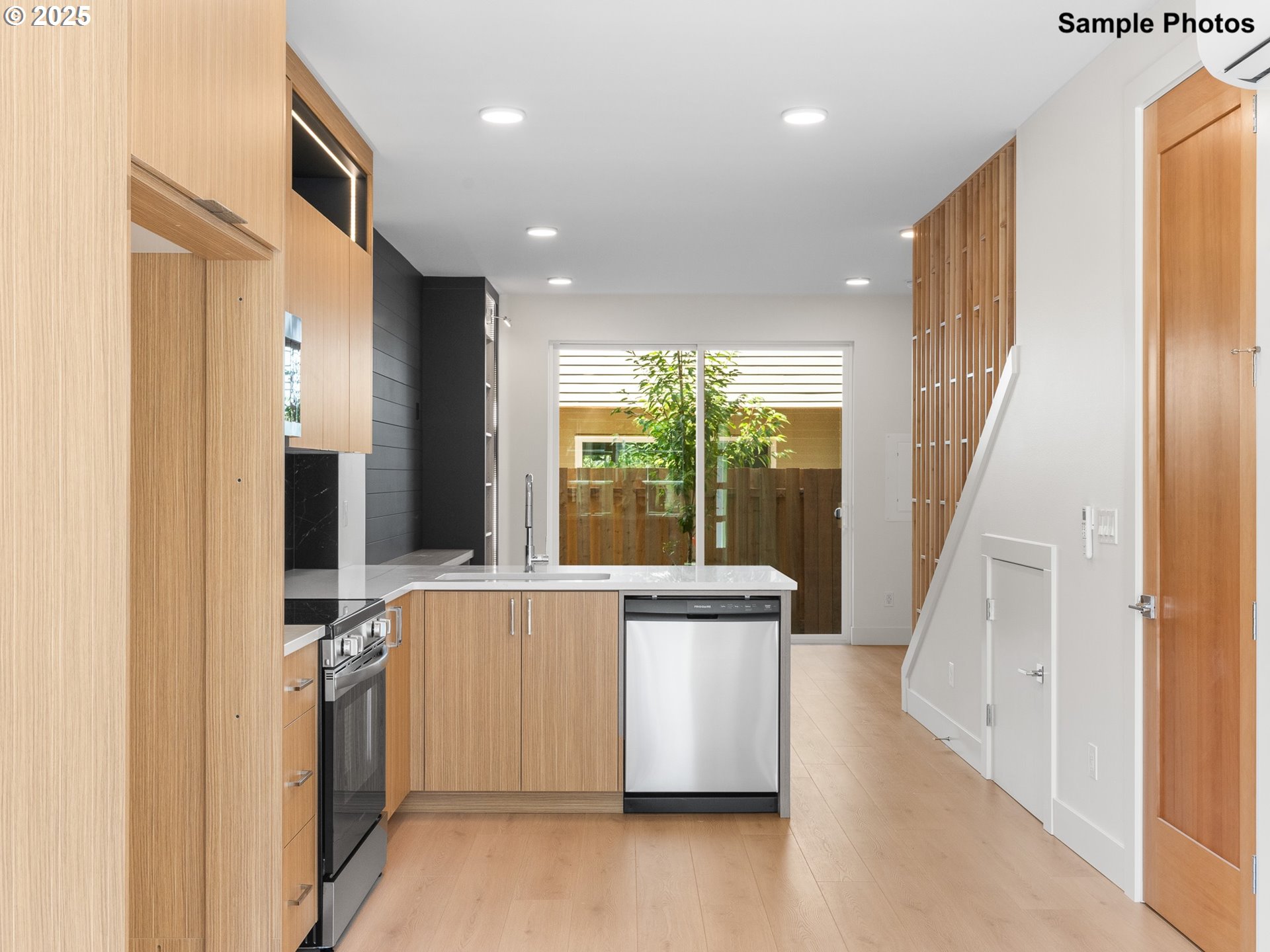 Photo #4: 350431008 Listing 
