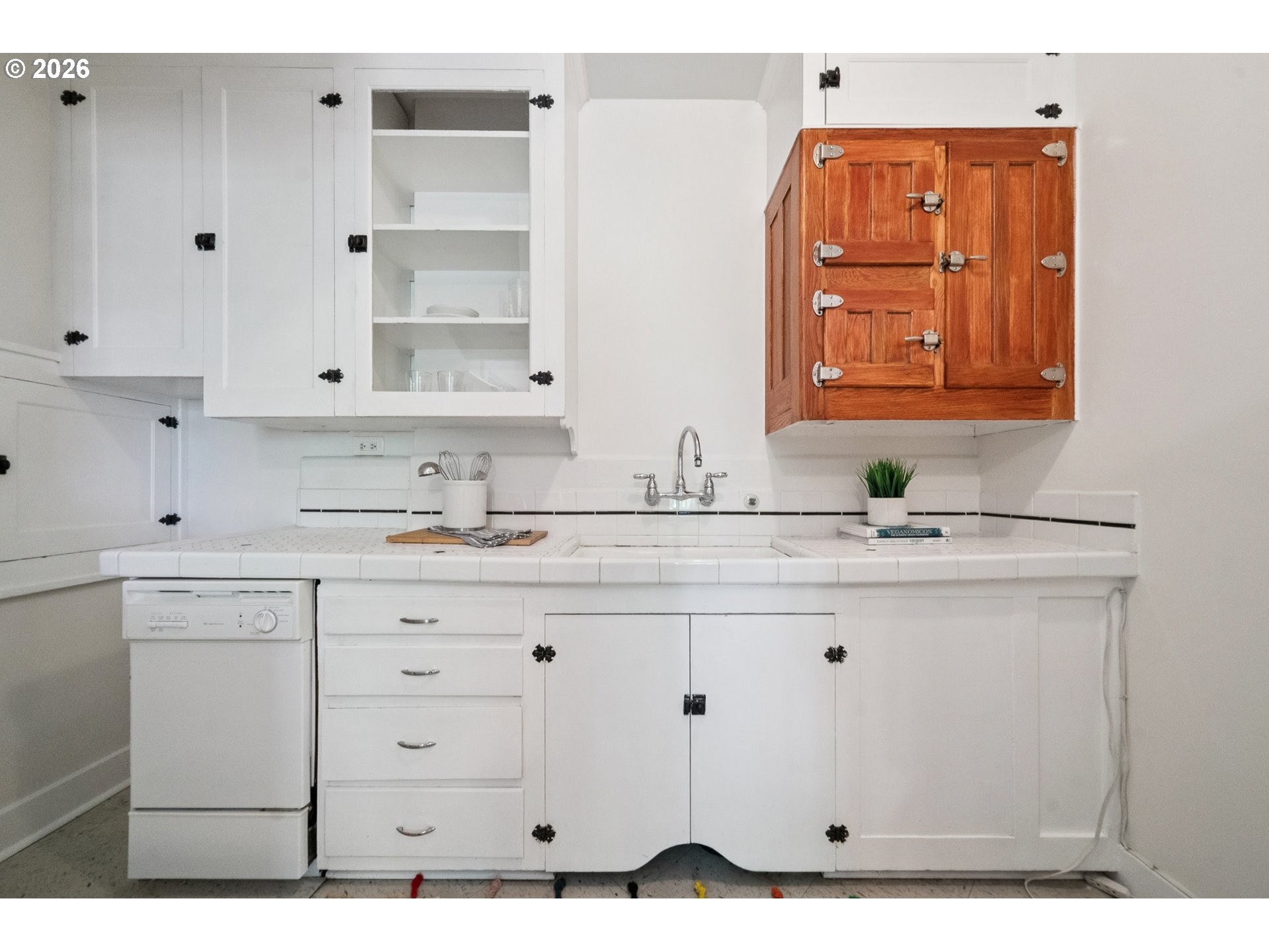 Photo #10: 350968962 Listing: Photo #10