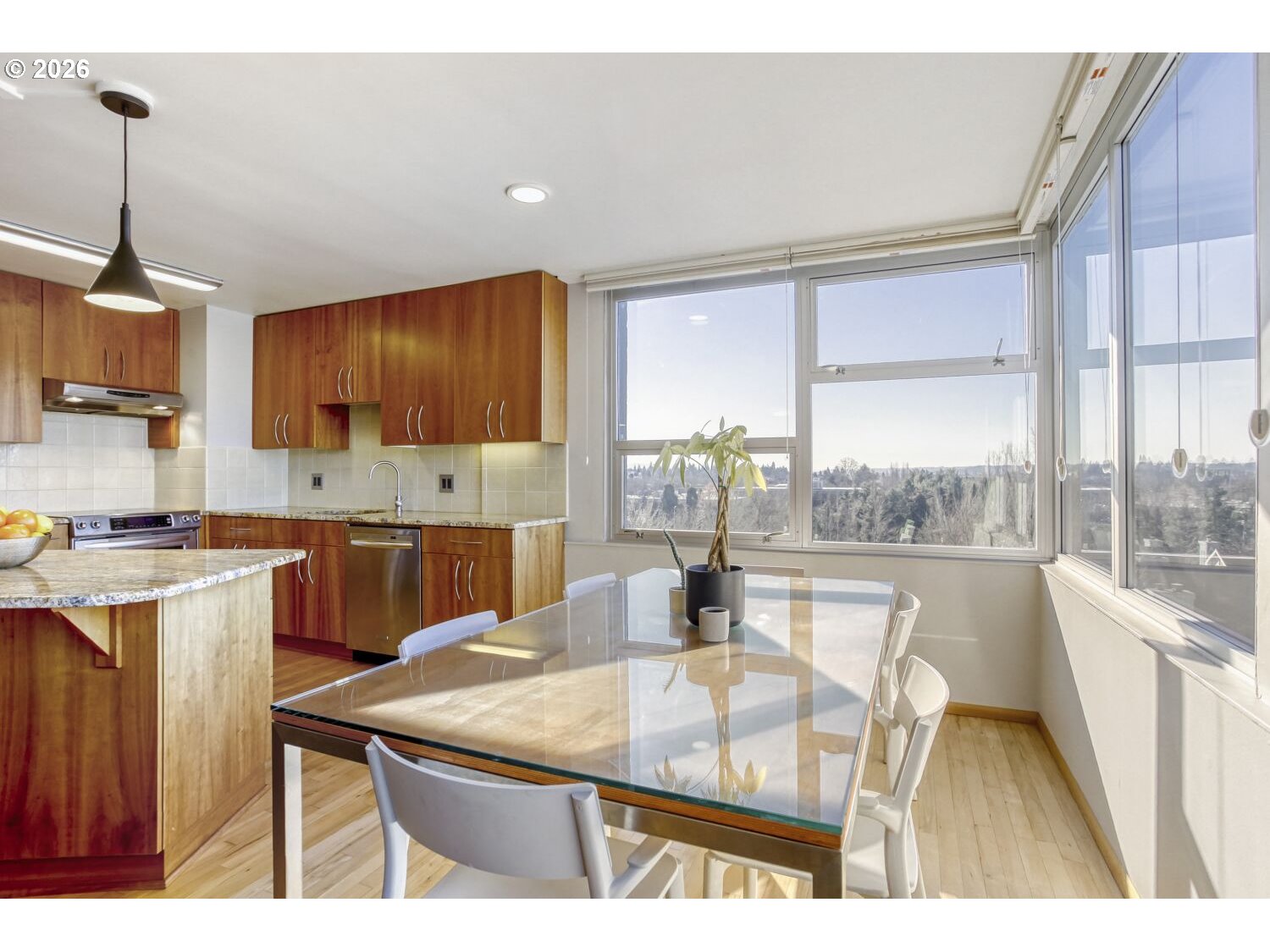 Photo #5: 350990288 Listing: Photo #5