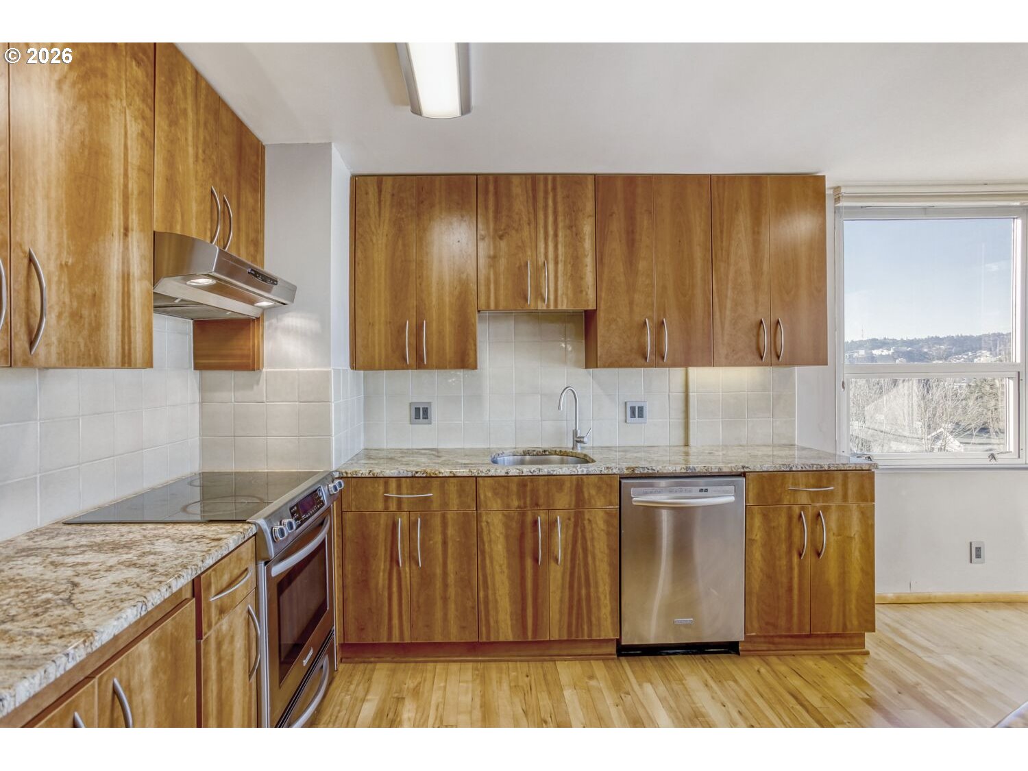 Photo #8: 350990288 Listing: Photo #8