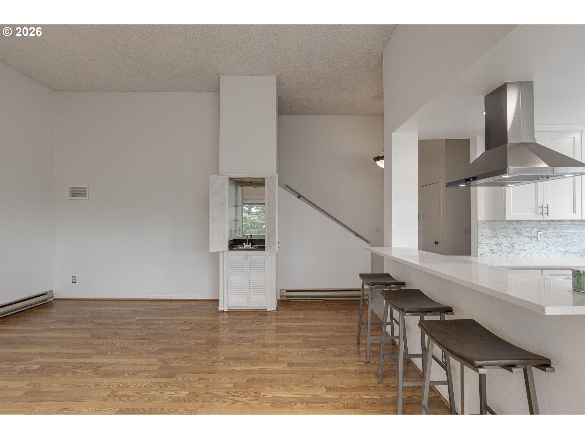 Photo #3: 351027307 Listing: Photo #3