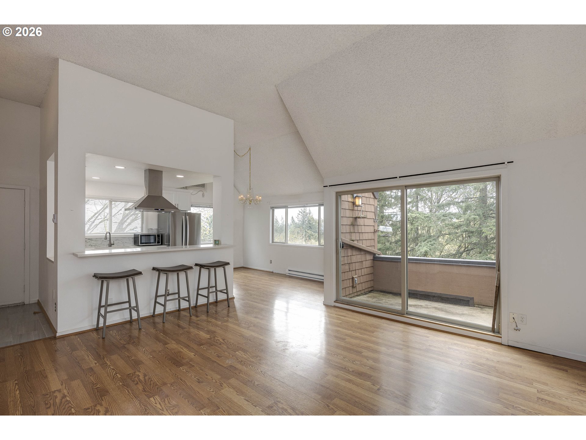 Photo #9: 351027307 Listing: Photo #9